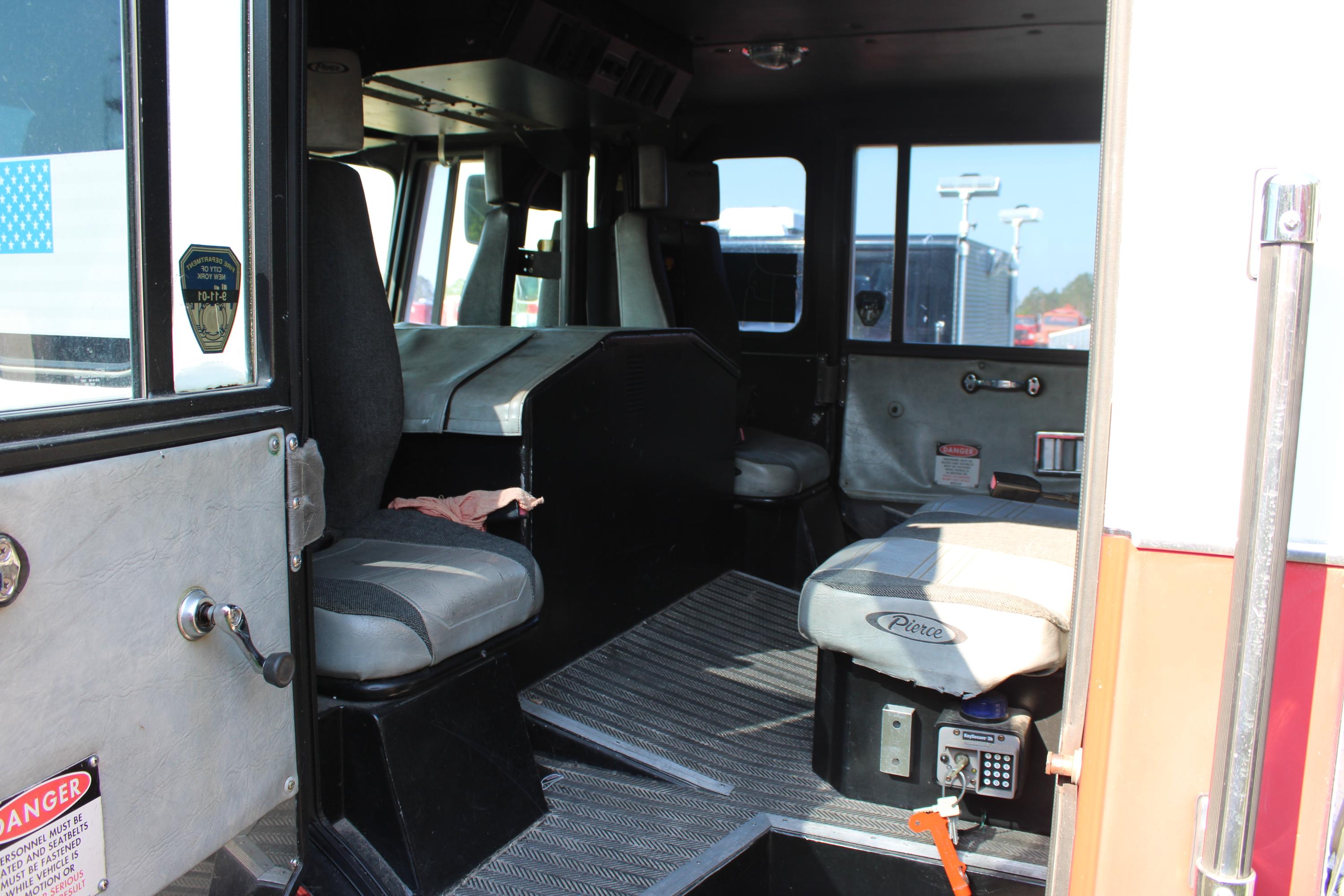 1994 Pierce Saber Pumper - image 38