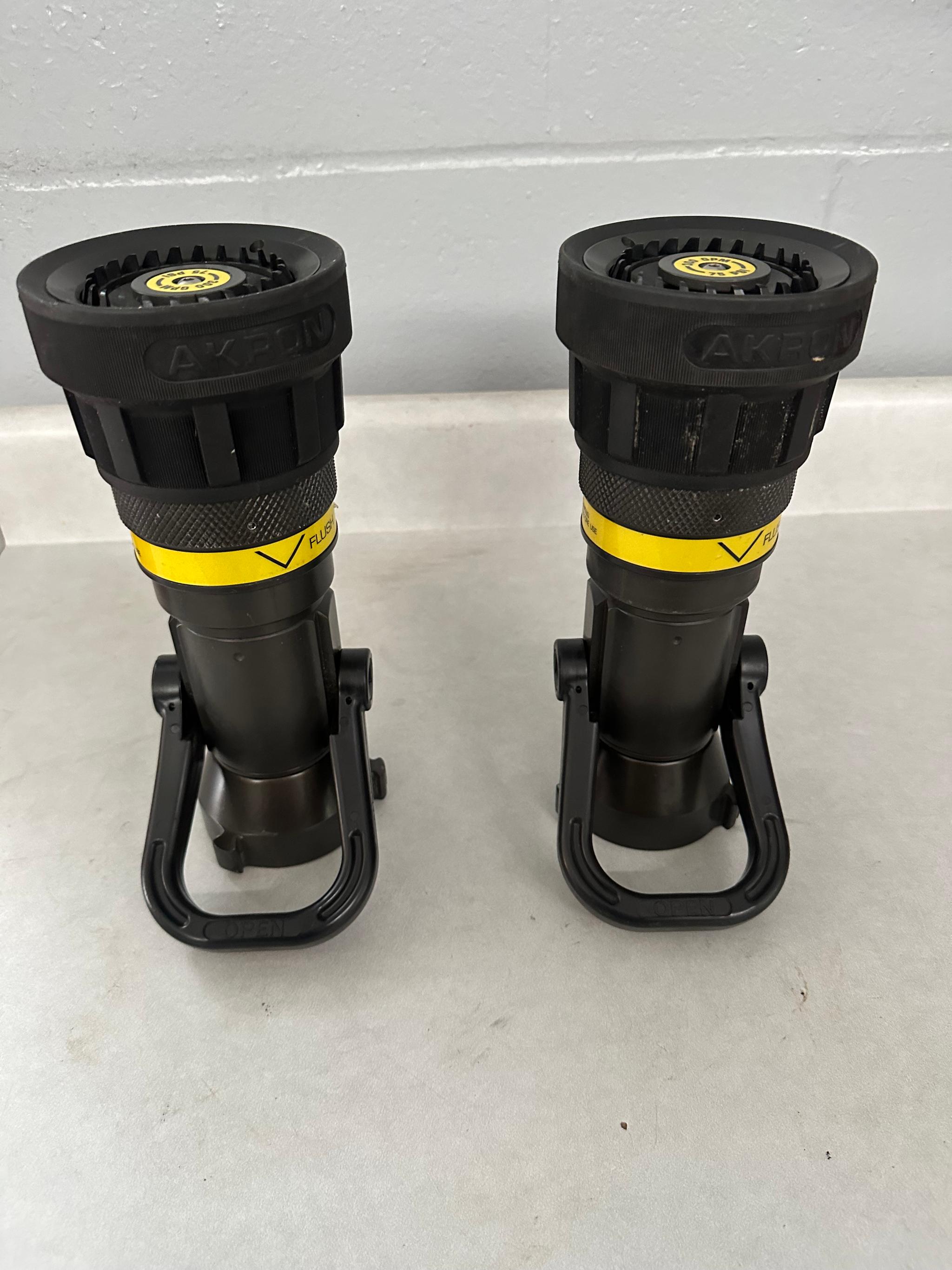 Akron 2 1/2" Combination Nozzle Direct Base - image 1