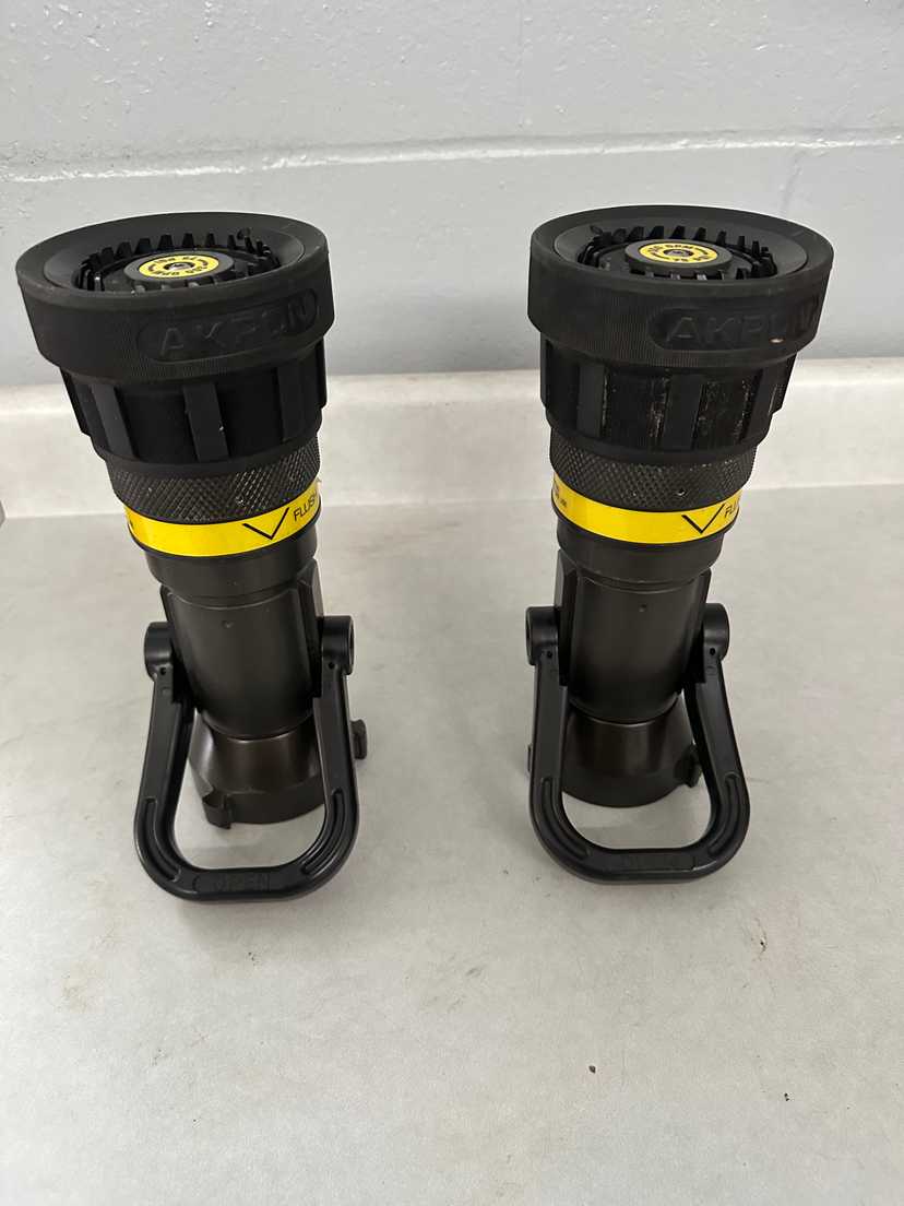 Akron 2 1/2" Combination Nozzle Direct Base — photo 3