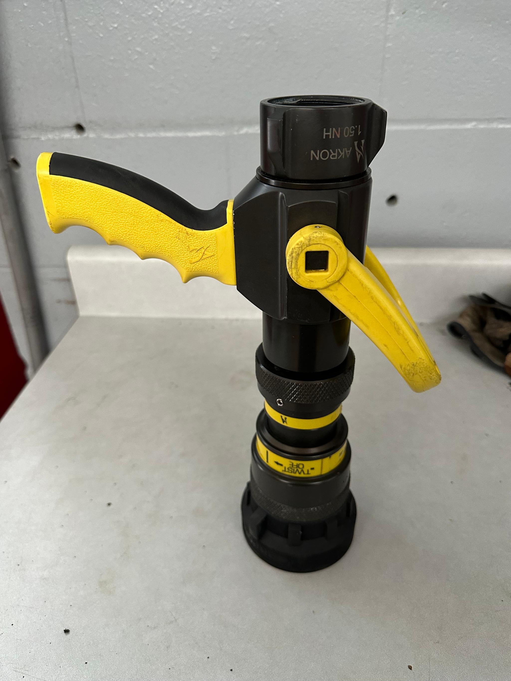 Akron Break-A-Part 1 3/4" Combination Nozzle - image 1