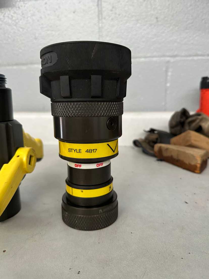 Akron Break-A-Part 1 3/4" Combination Nozzle — photo 3