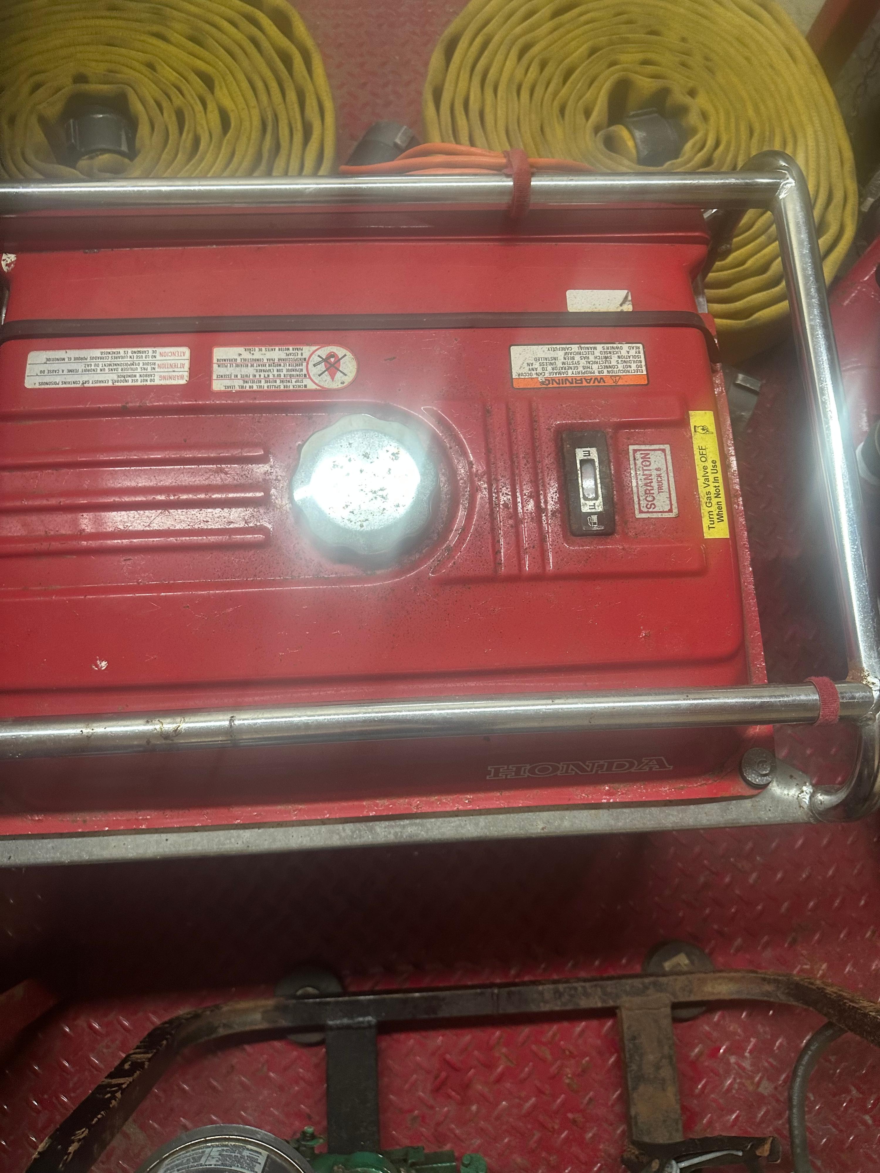Honda 5000 Watt Gasoline Portable Generator - image 3