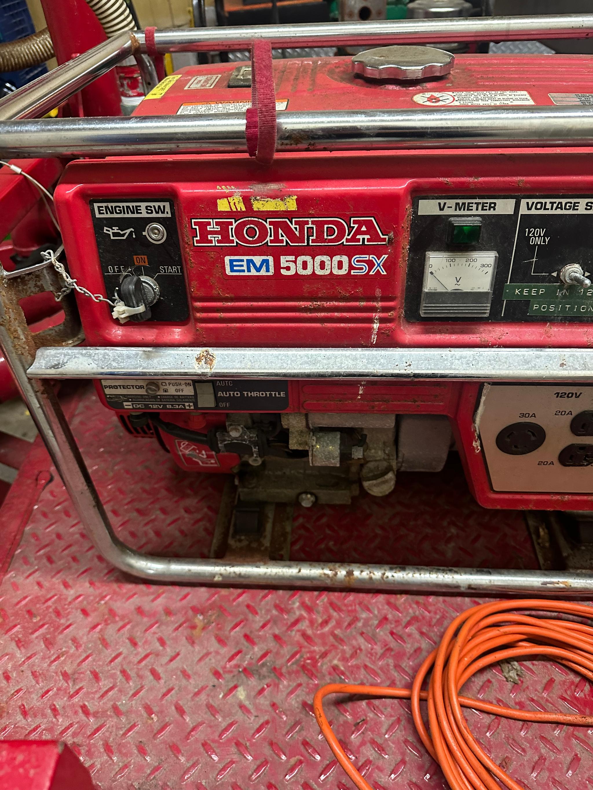 Honda 5000 Watt Gasoline Portable Generator - image 5