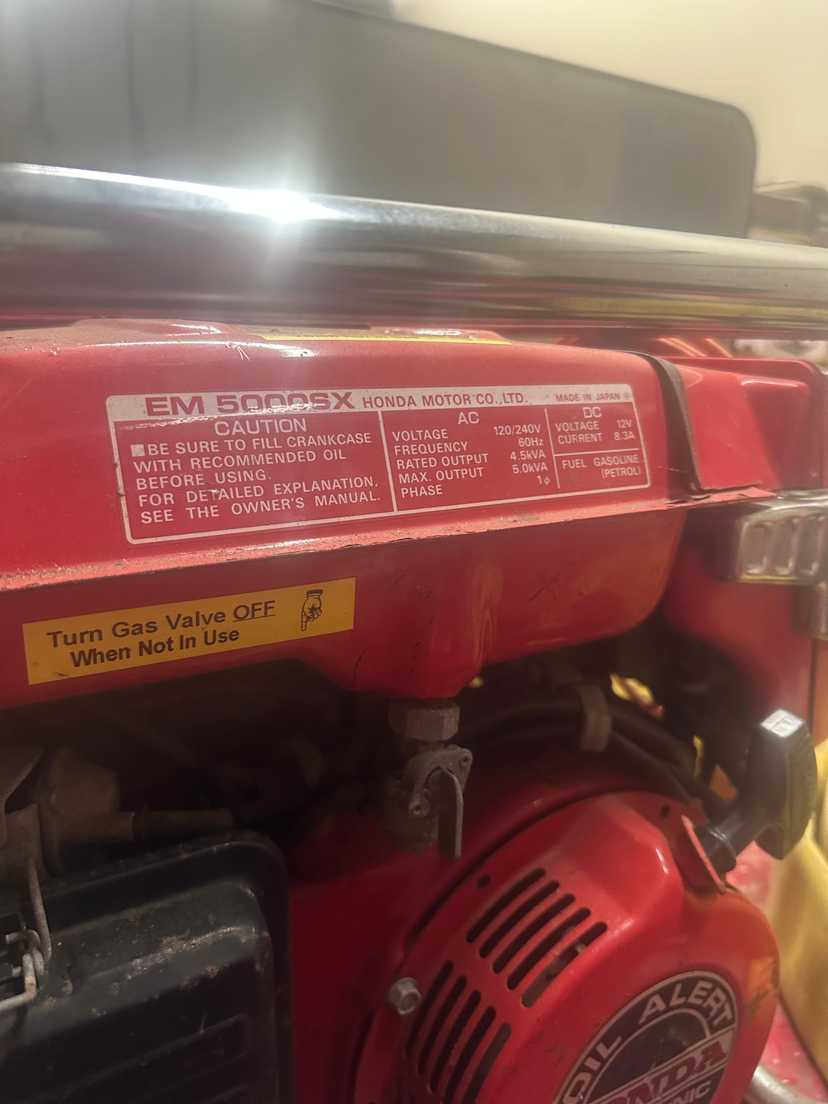 Honda 5000 Watt Gasoline Portable Generator — photo 2