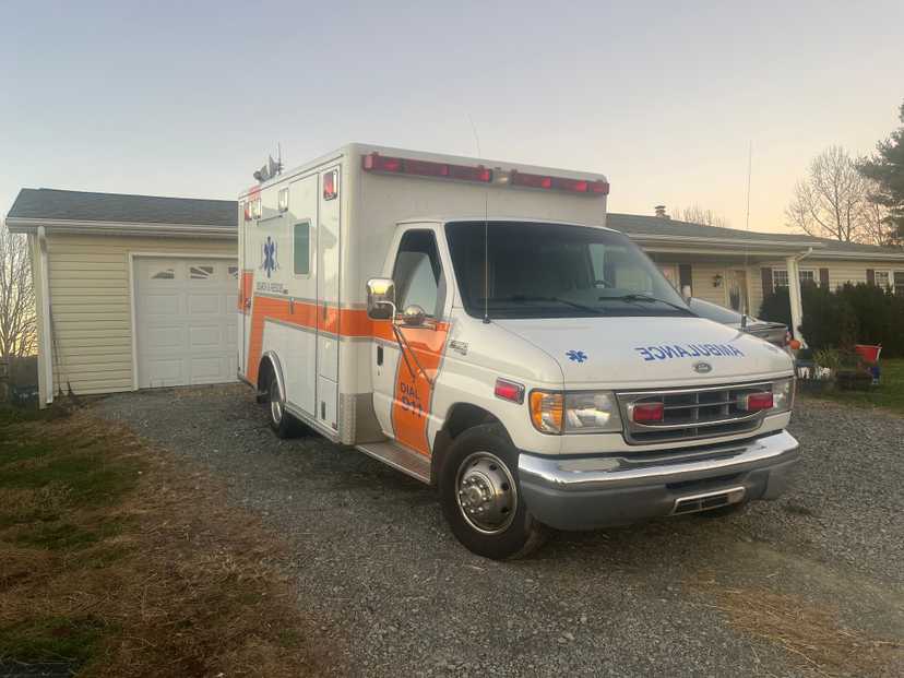 1996 Ford F350 Type III Ambulance — photo 2
