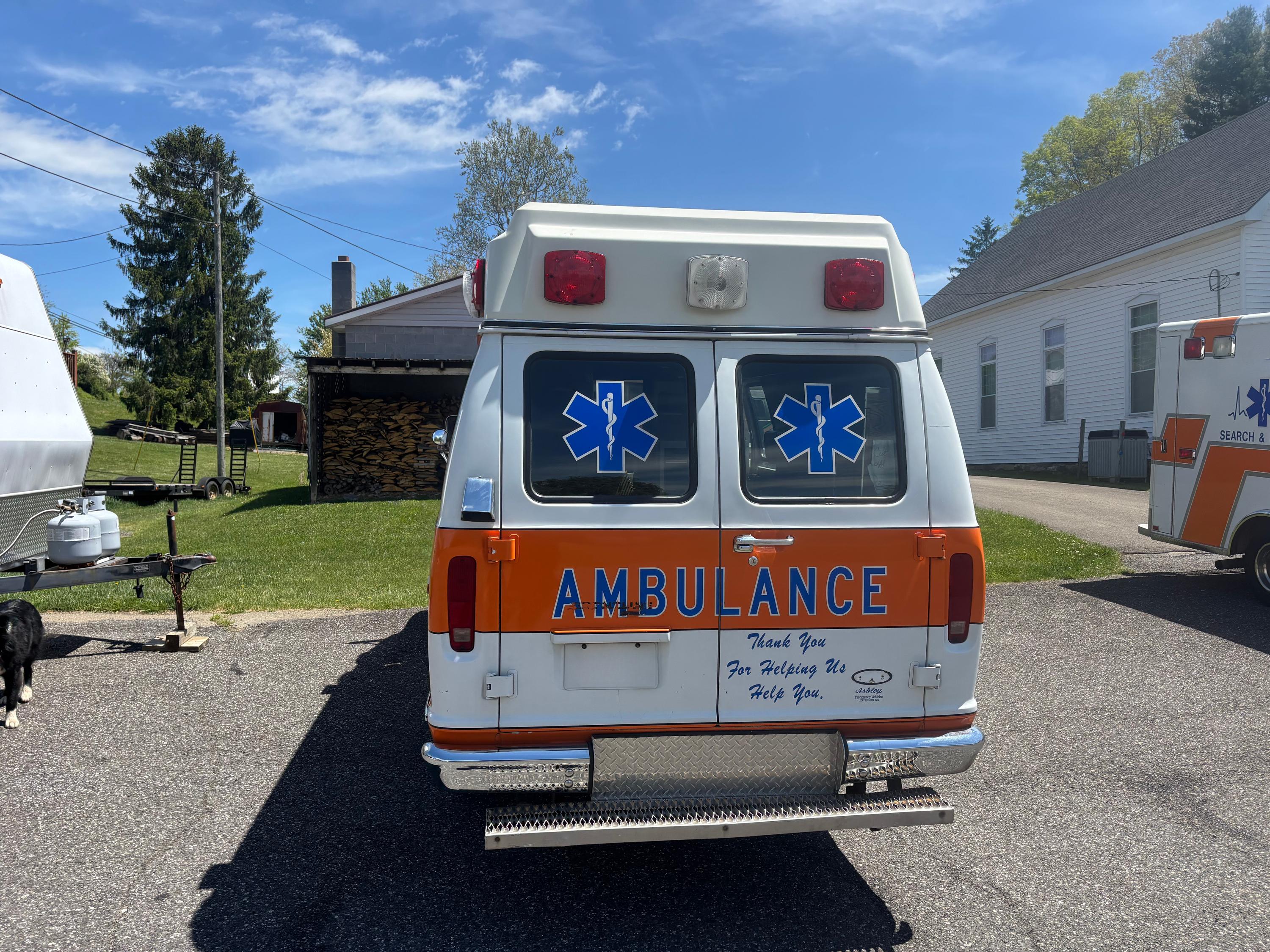 1992 Ford Type III Ambulance - image 4