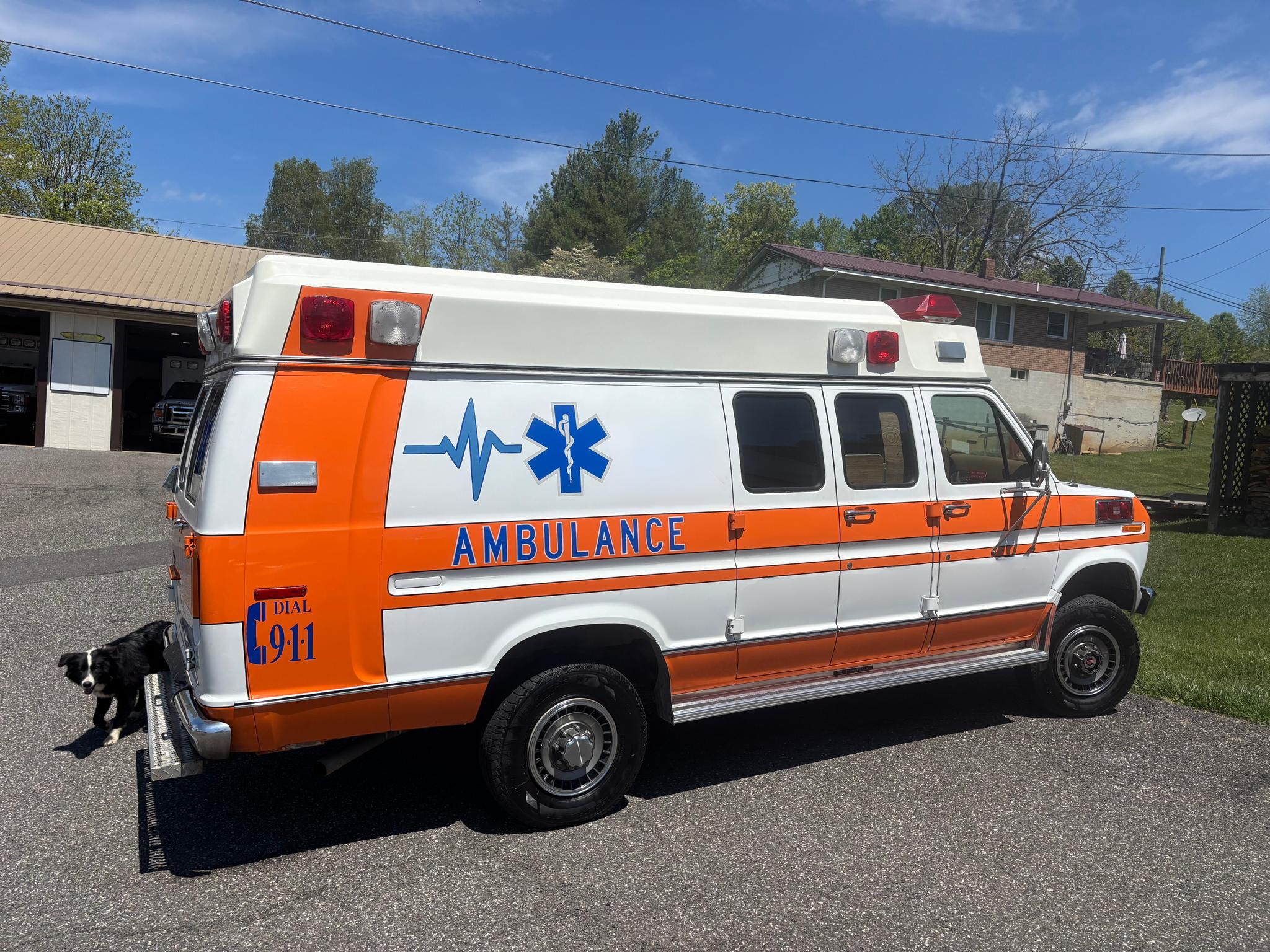 1992 Ford Type III Ambulance - image 1