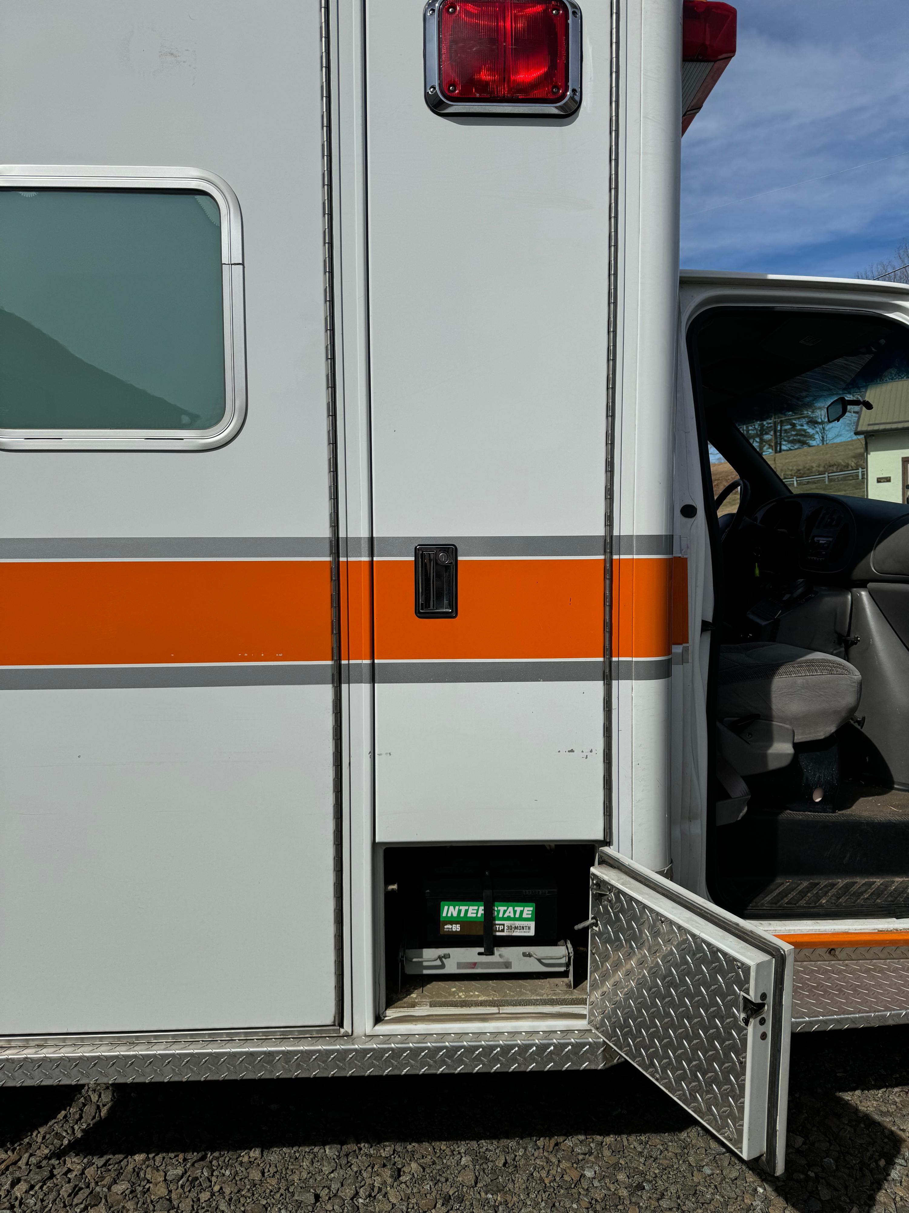 1996 Ford F350 Type III Ambulance - image 27
