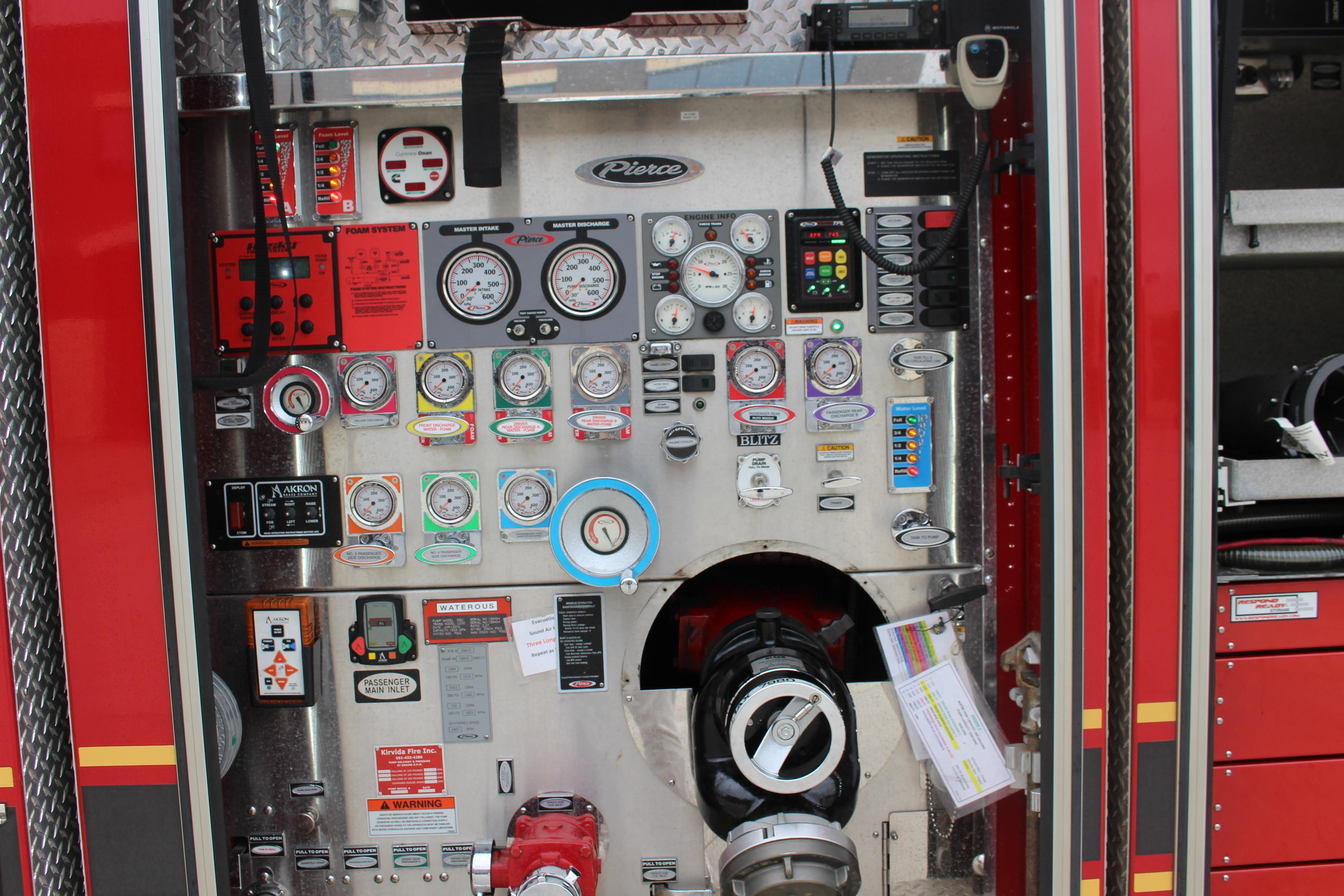 2010 Pierce Velocity Pumper - image 46