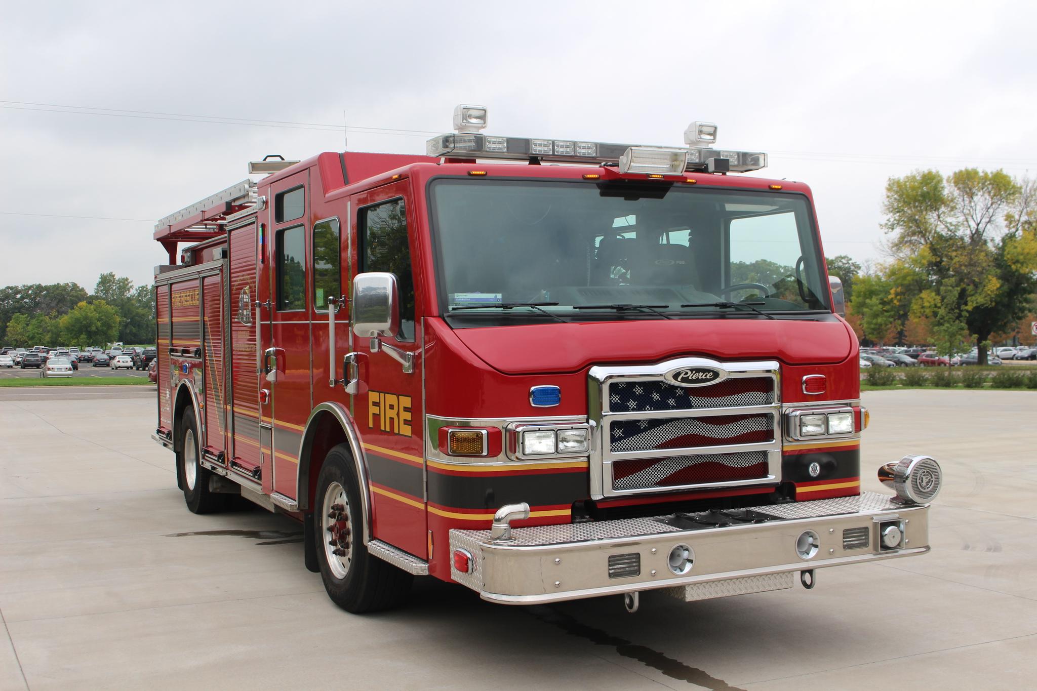 2010 Pierce Velocity Pumper - image 2
