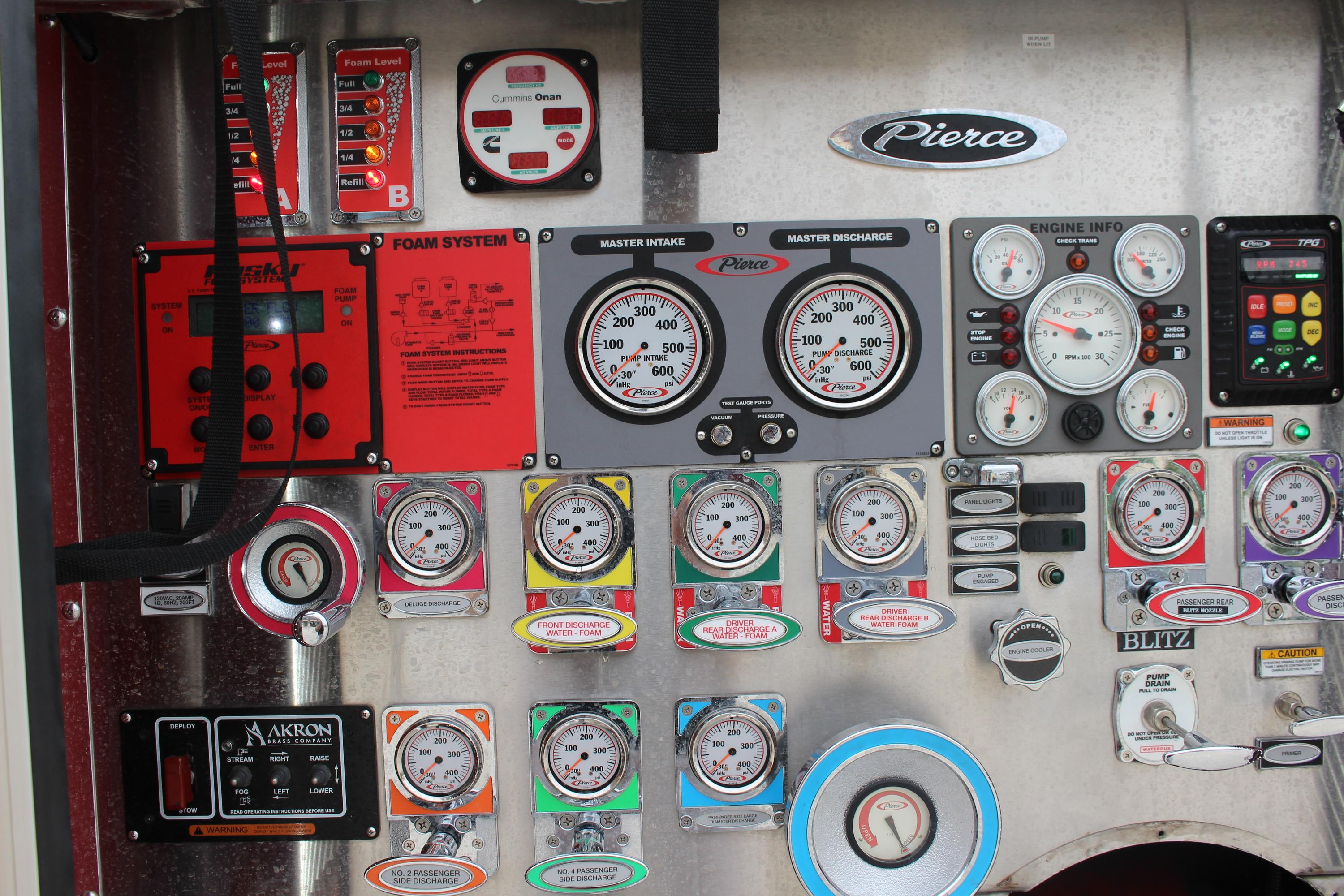 2010 Pierce Velocity Pumper - image 45