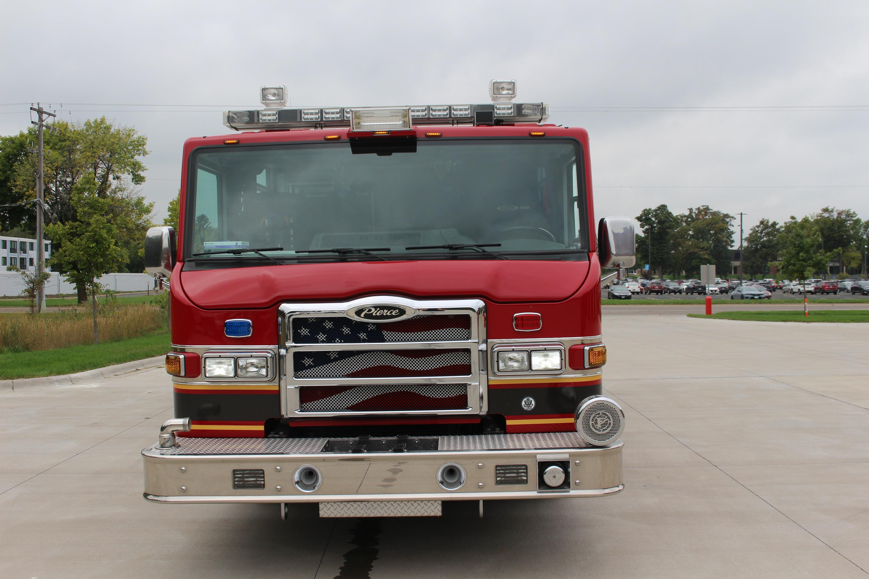 2010 Pierce Velocity Pumper - image 4