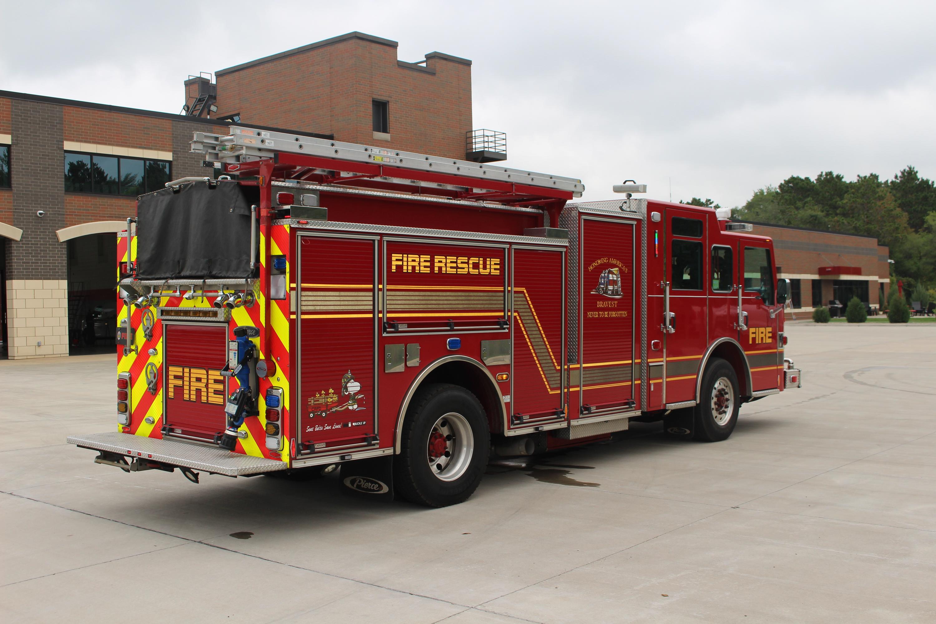 2010 Pierce Velocity Pumper - image 14