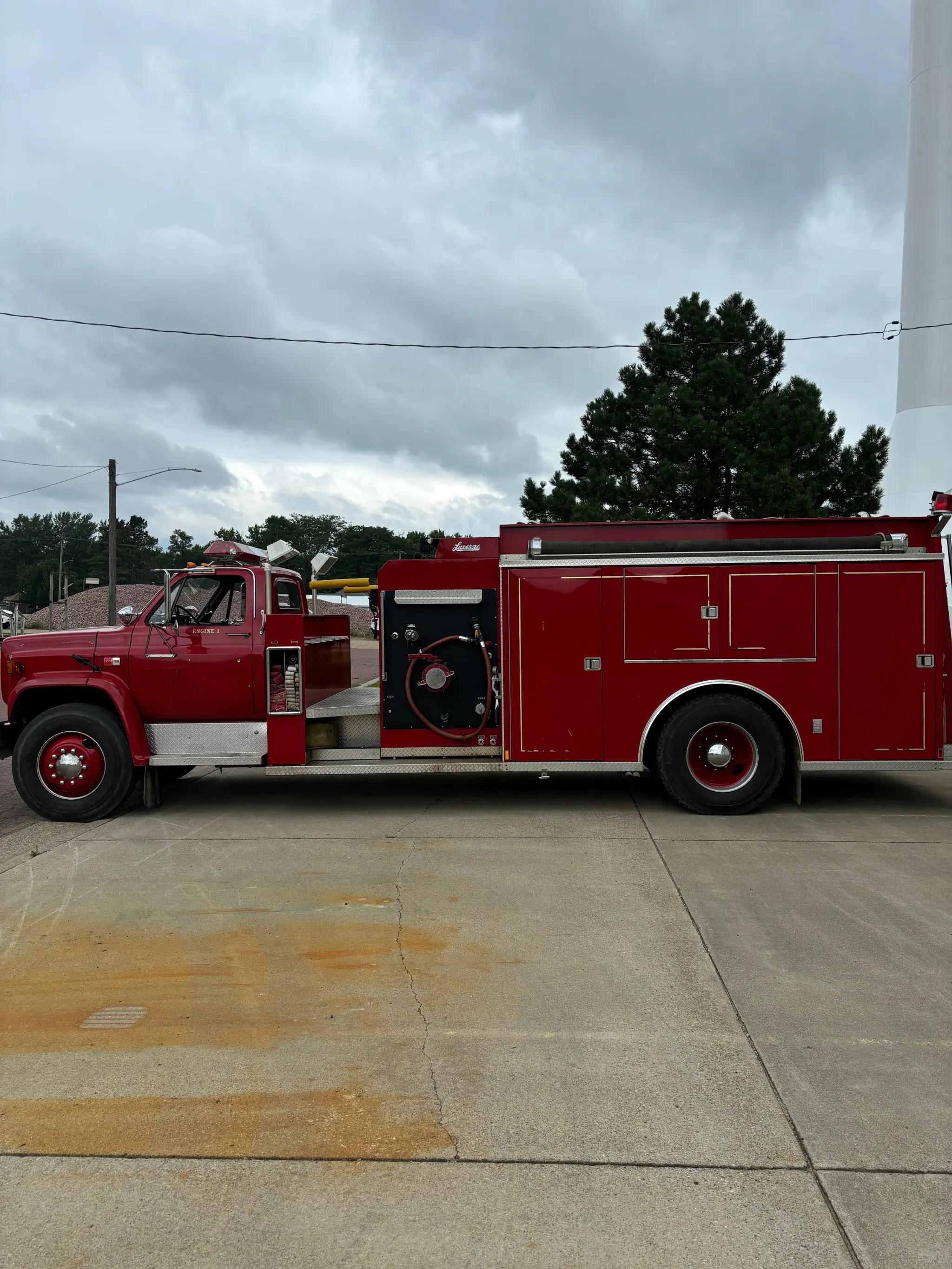 1988 Luverne Chevrolet Pumper - image 2