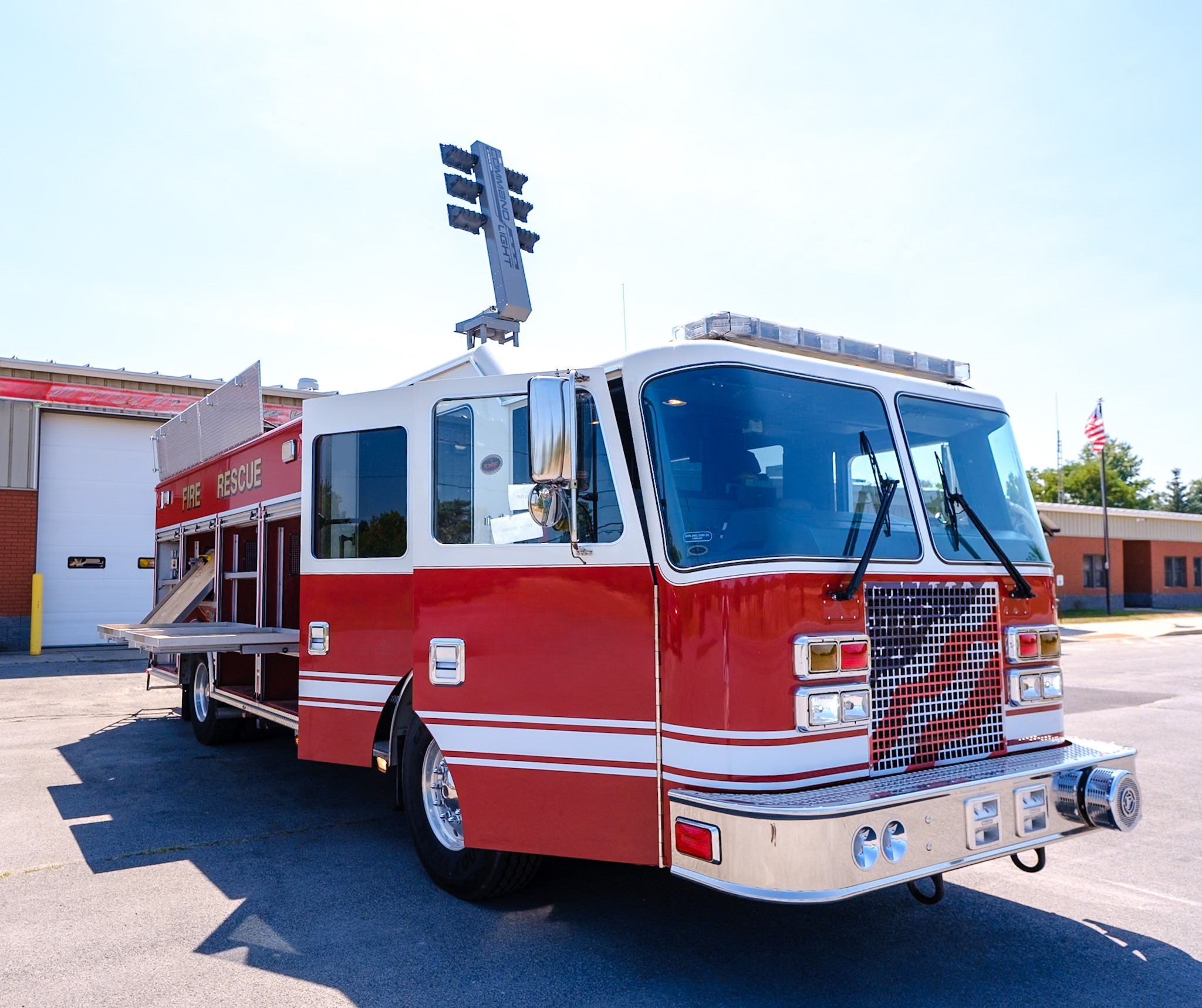2010 KME Predator Heavy Rescue - image 5