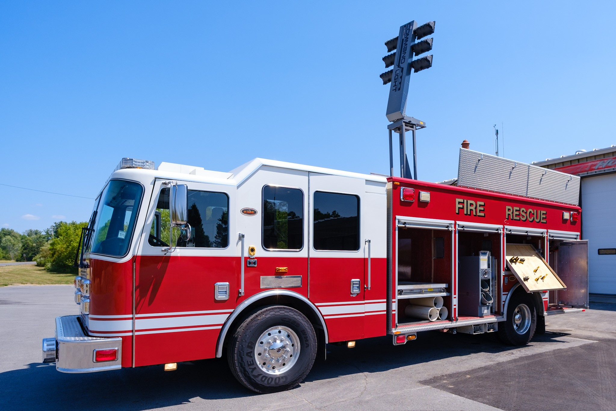 2010 KME Predator Heavy Rescue - image 17