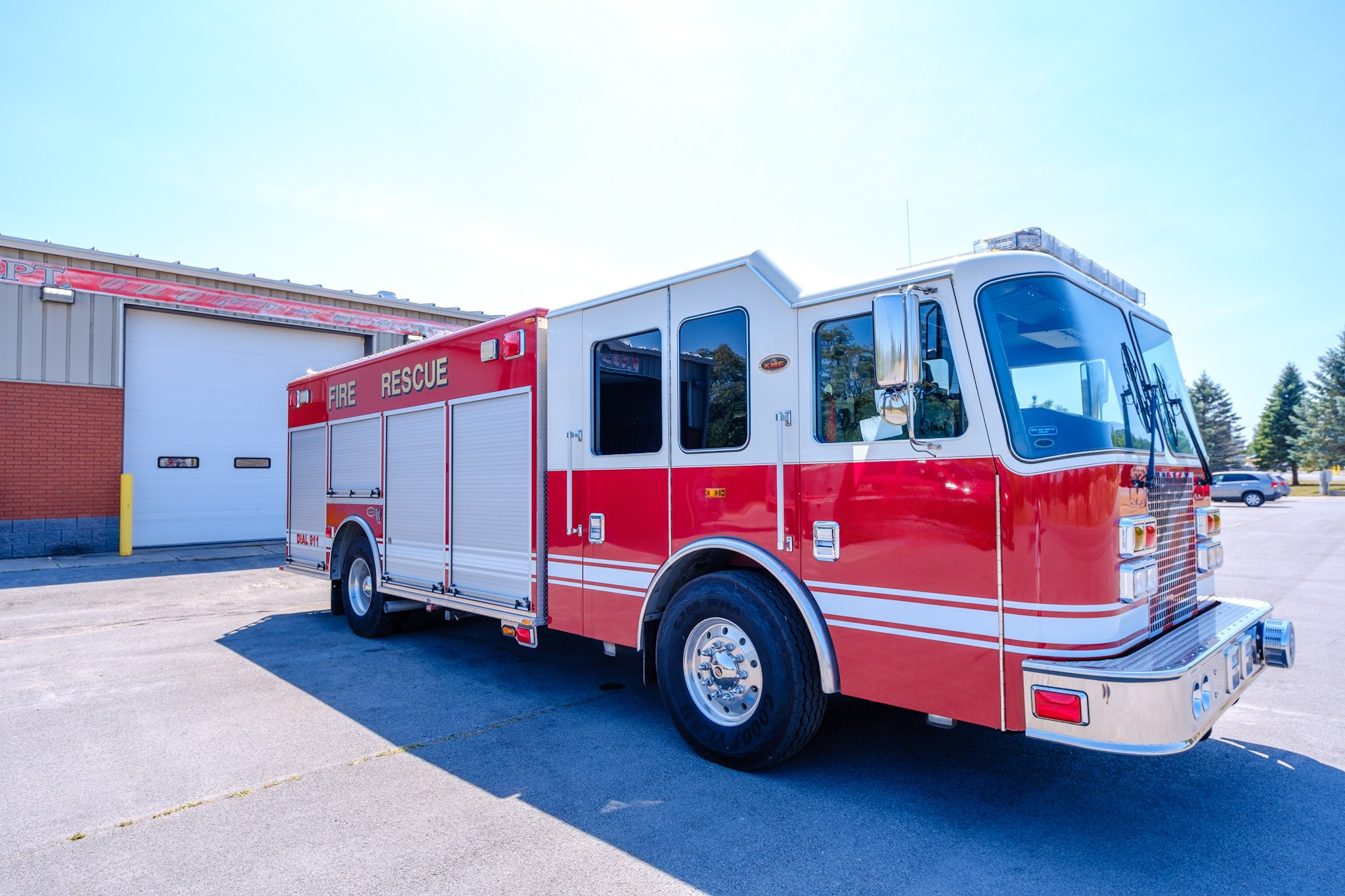 2010 KME Predator Heavy Rescue - image 4