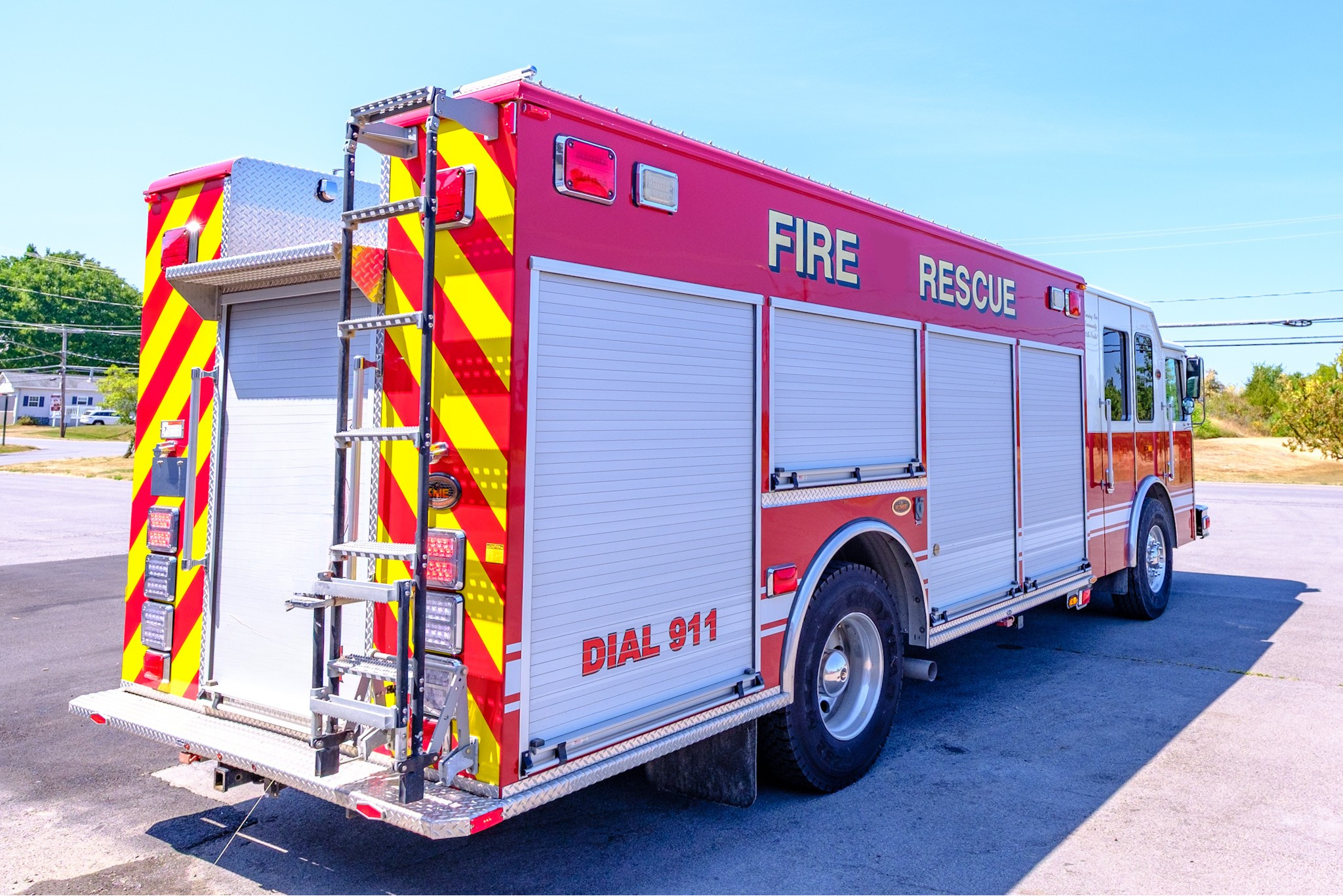 2010 KME Predator Heavy Rescue - image 9