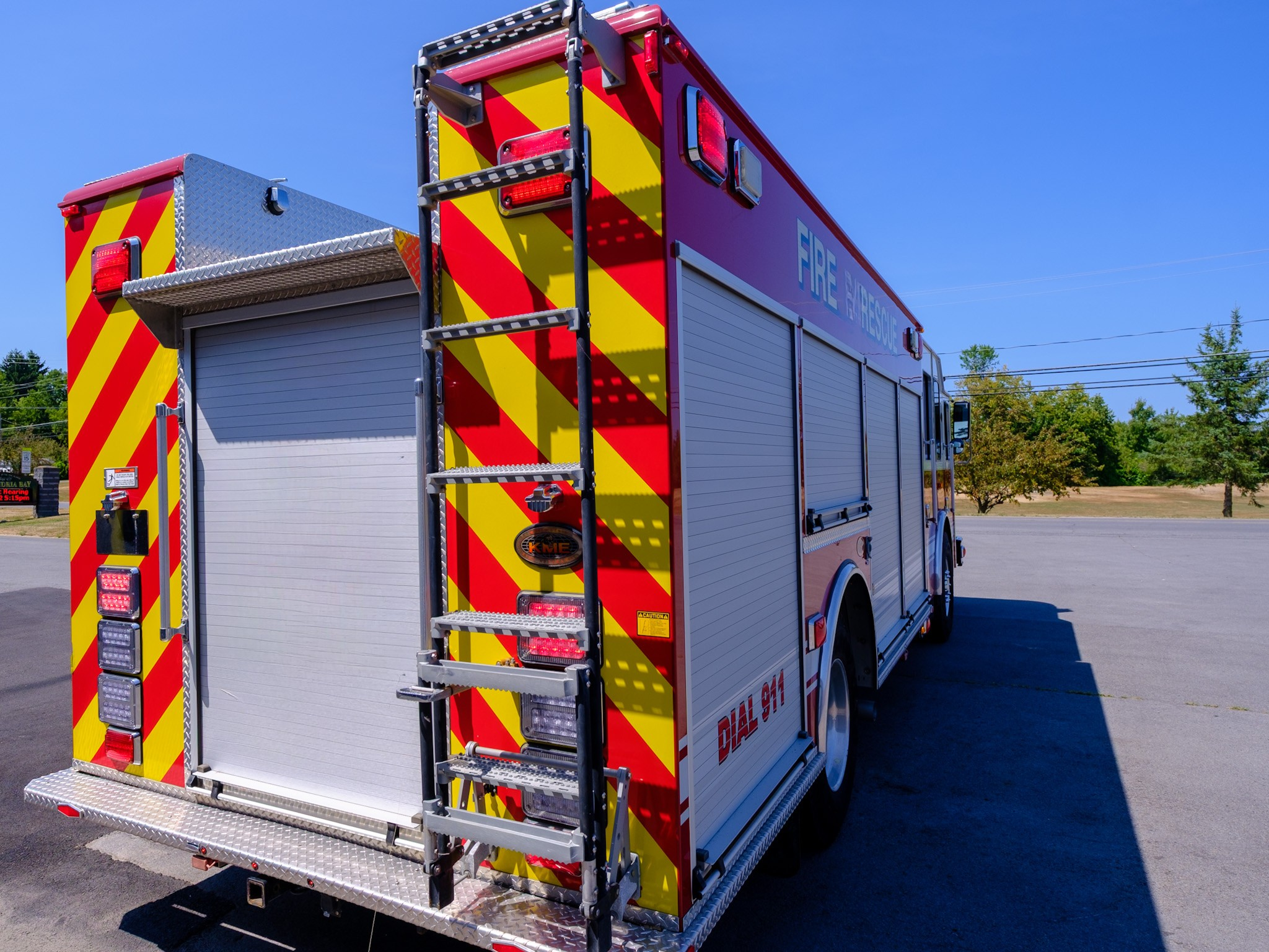 2010 KME Predator Heavy Rescue - image 11