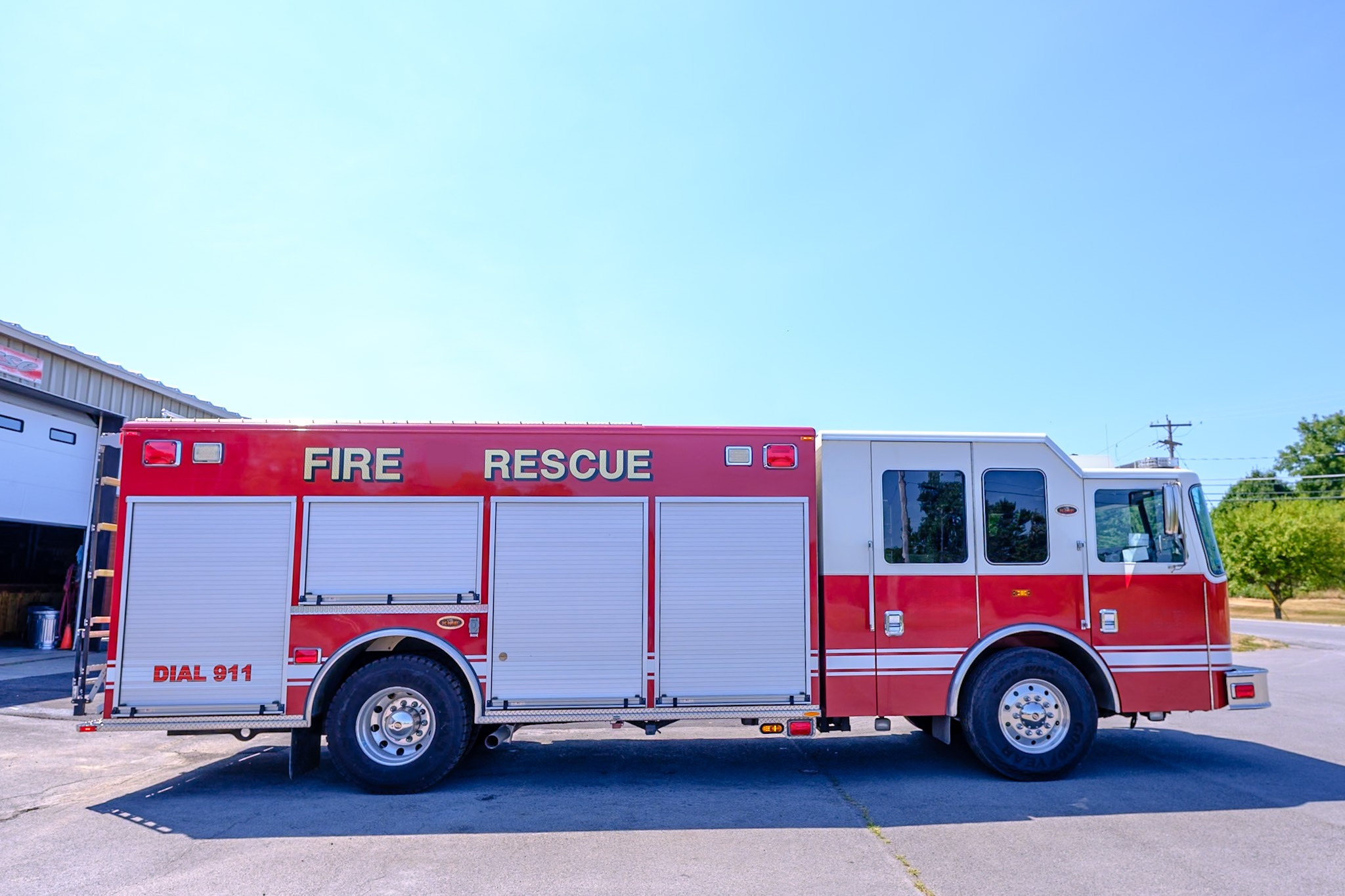 2010 KME Predator Heavy Rescue - image 7