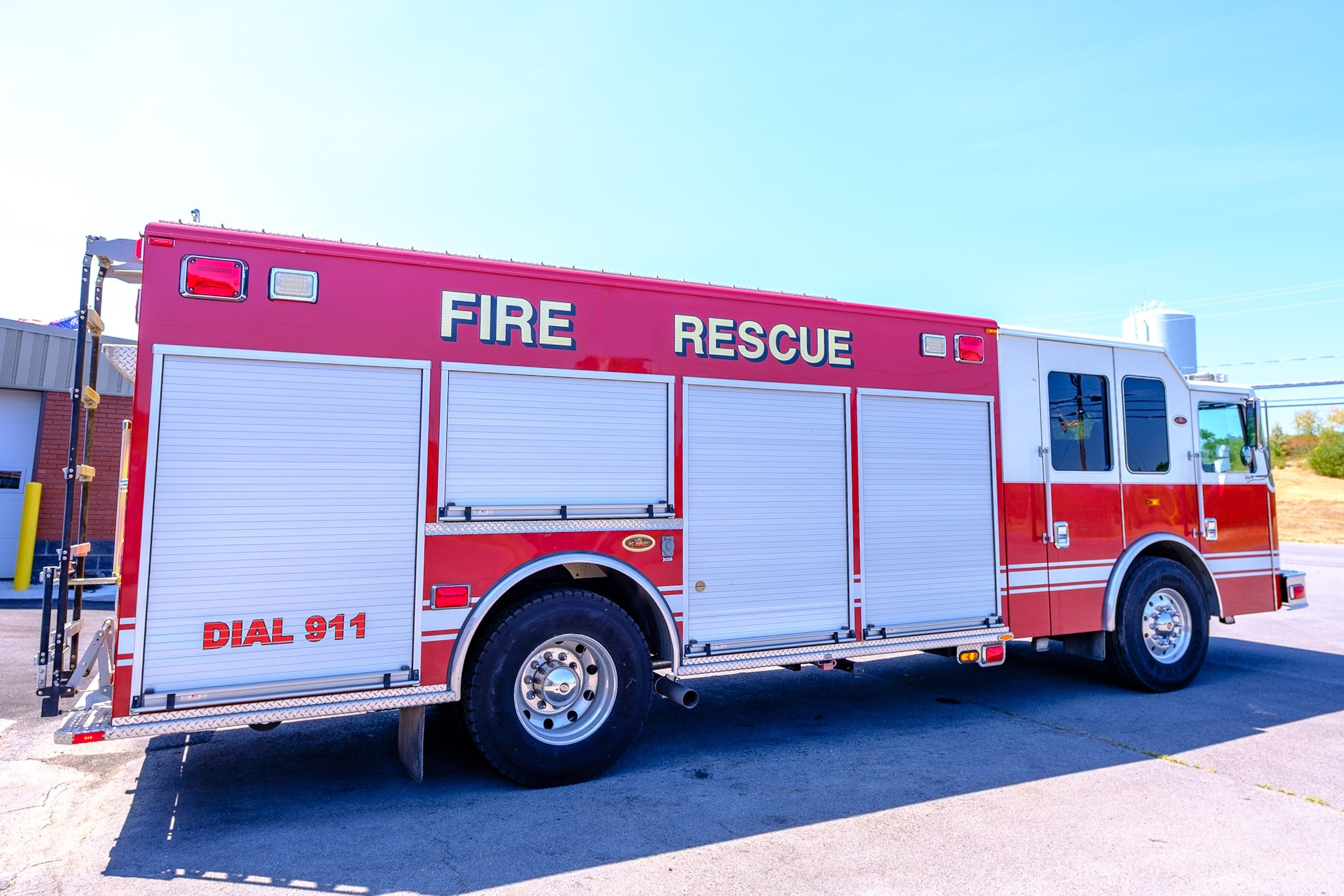 2010 KME Predator Heavy Rescue - image 8