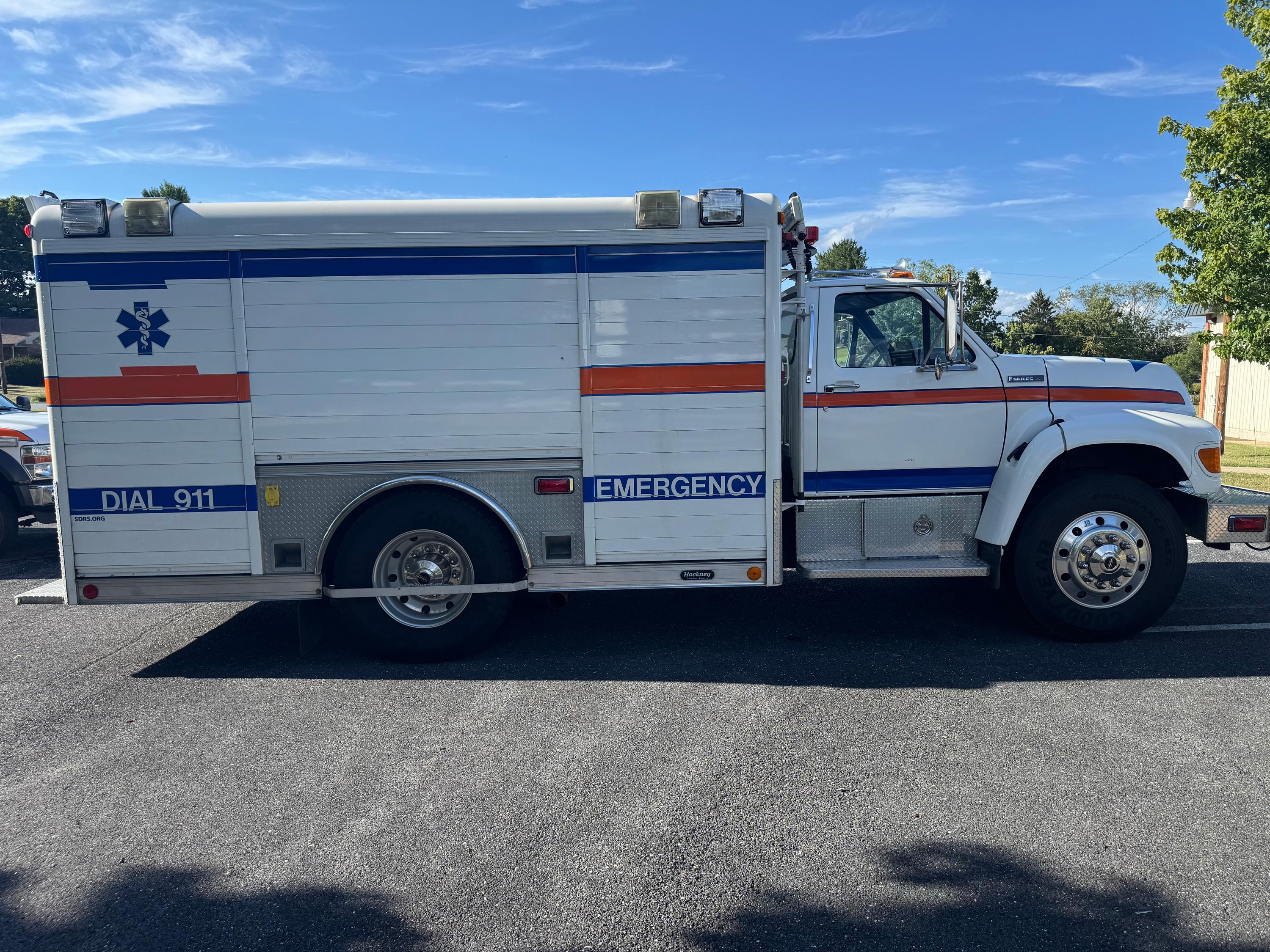 1997 Ford Medium Rescue - image 2