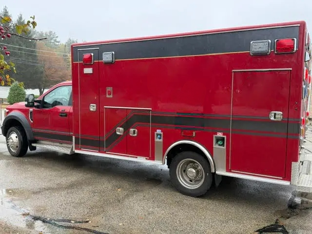 2018 Medix Ford 4x4 Type I Ambulance - image 5