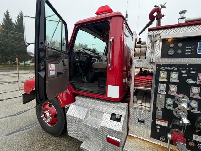 2001 International Pierce Pumper Tanker - image 9