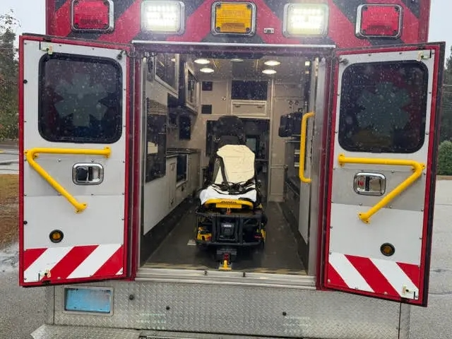 2018 Medix Ford 4x4 Type I Ambulance - image 9