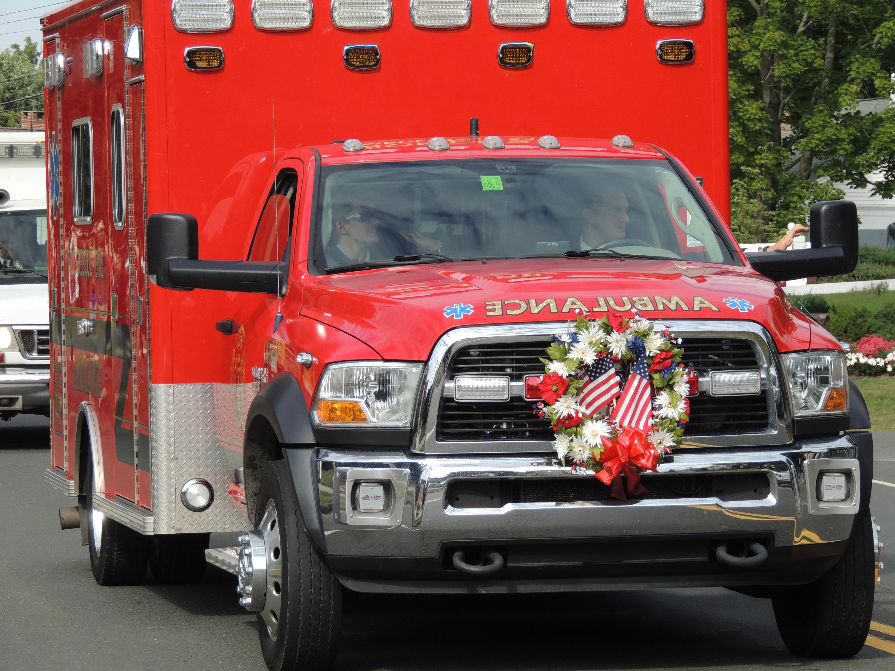 2011 LifeLine Dodge 4x4 Type I Ambulance - image 4