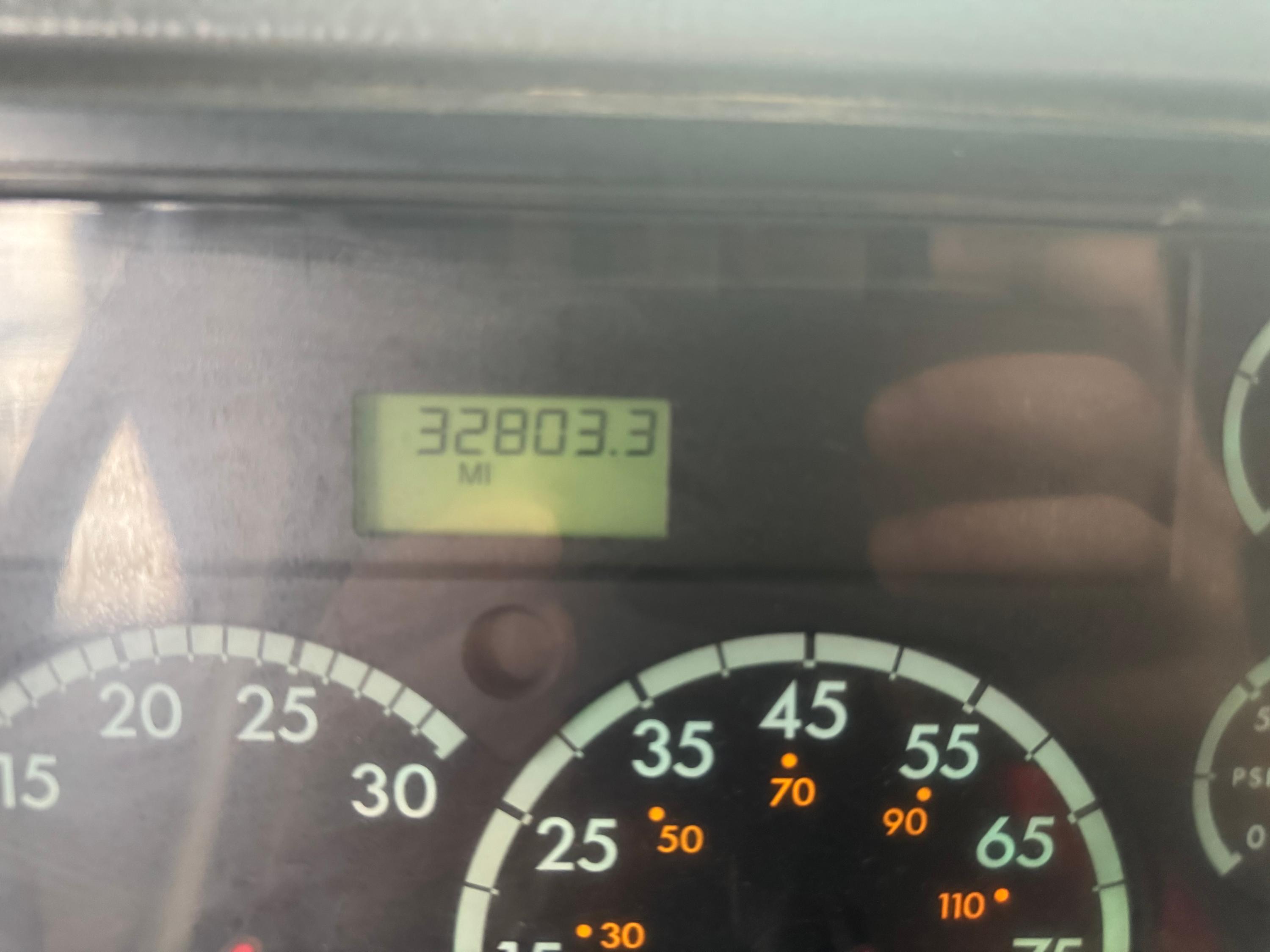 2005 Freightliner FL80 4X4 2100 Gallon Tanker - image 6