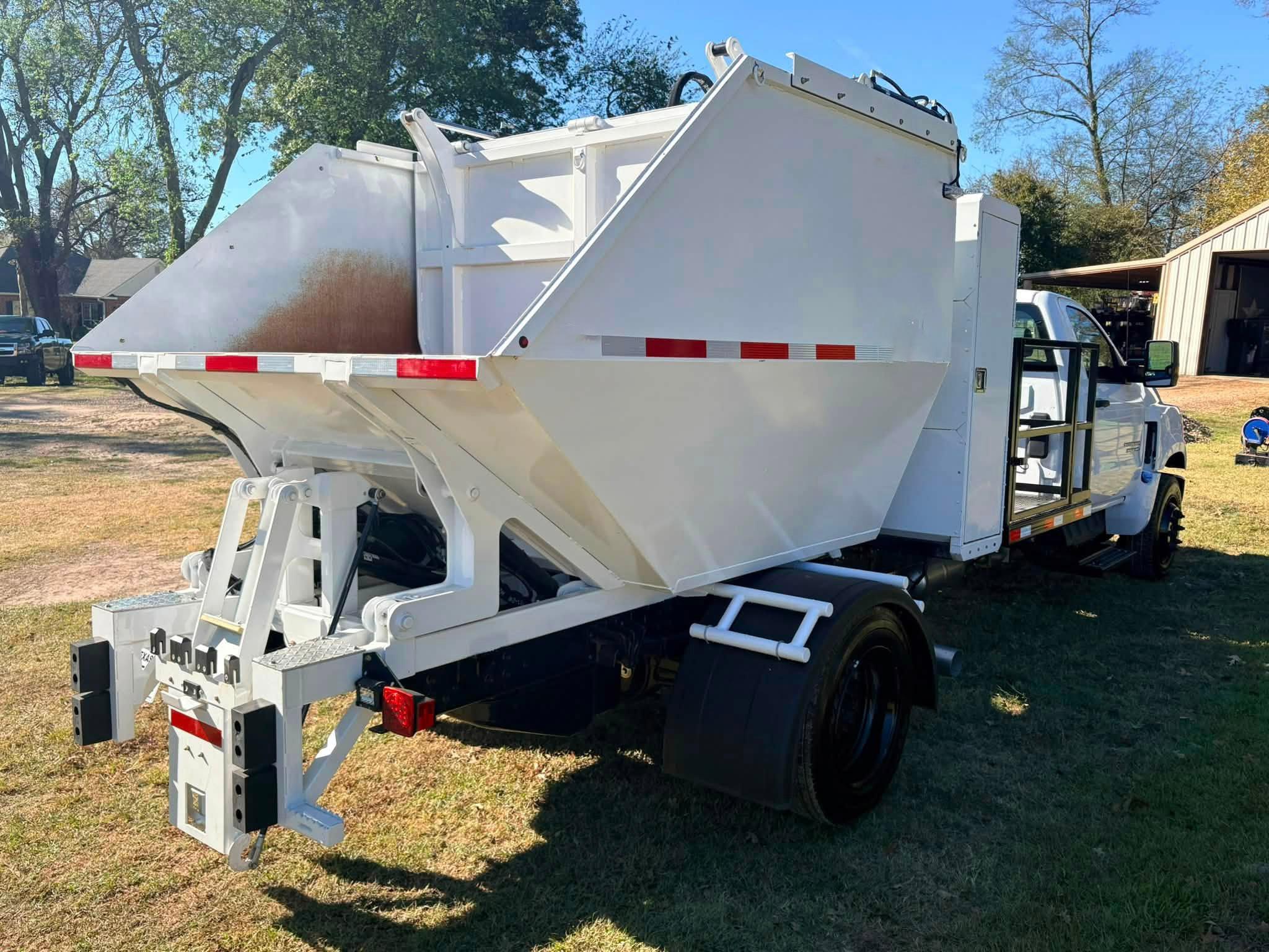 2023 Chevrolet 5500 Satellite Dump Truck - image 5