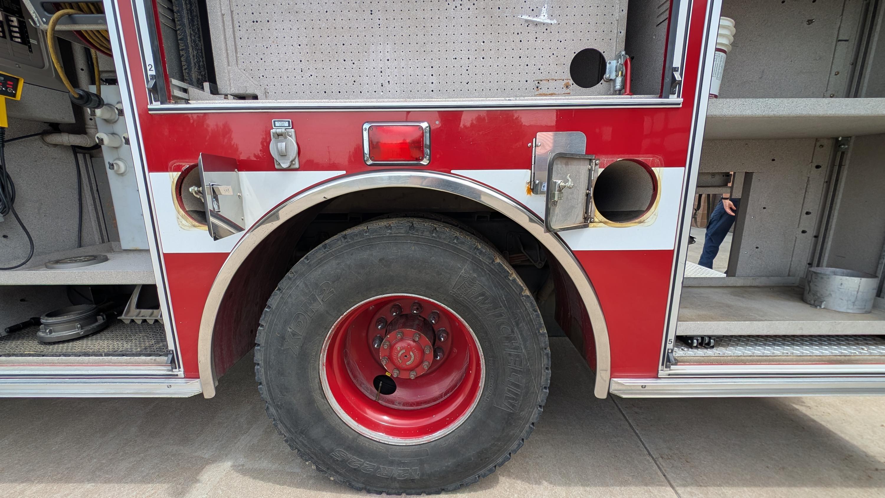 2000 Pierce Saber Pumper - image 34
