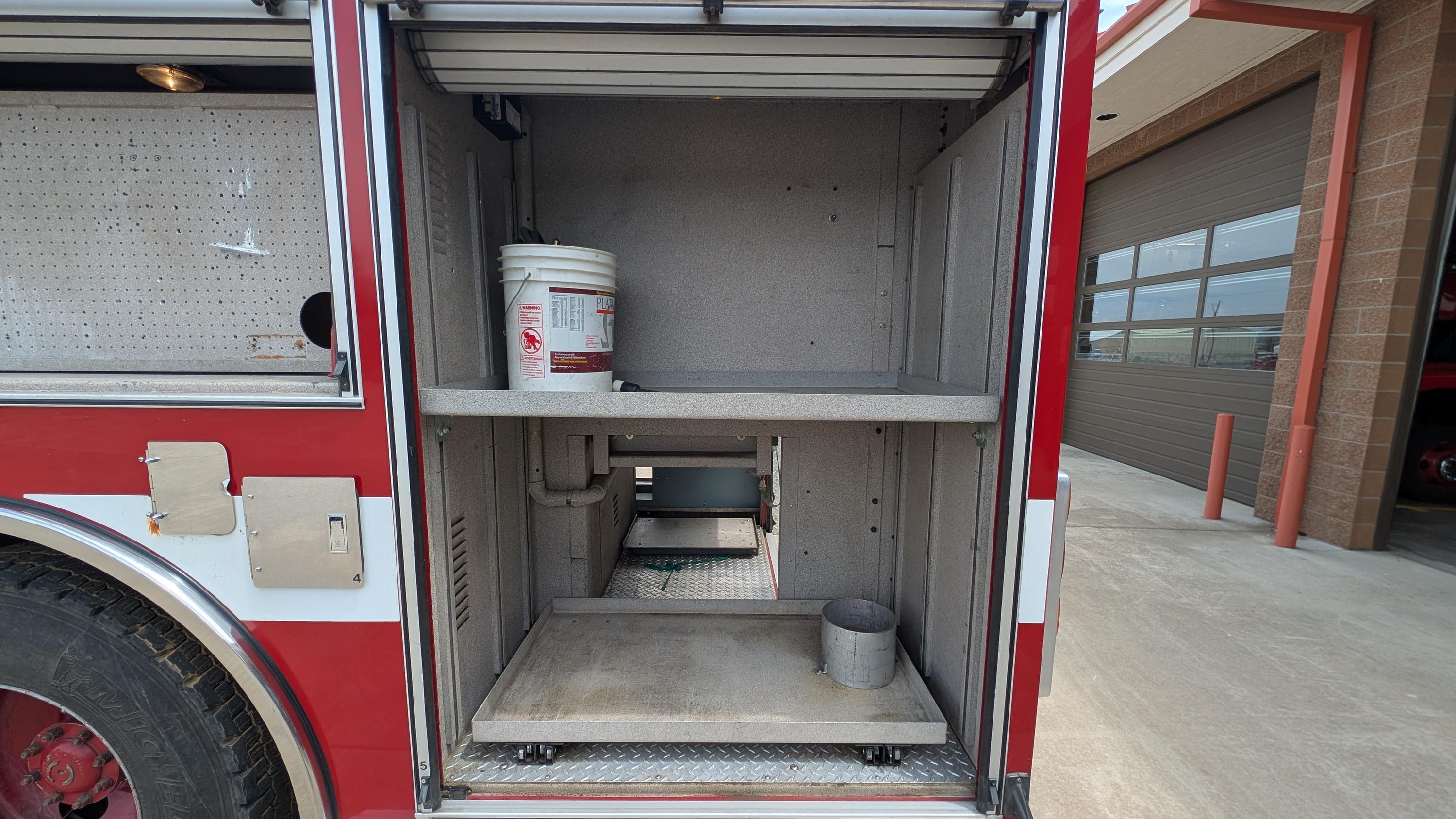 2000 Pierce Saber Pumper - image 32