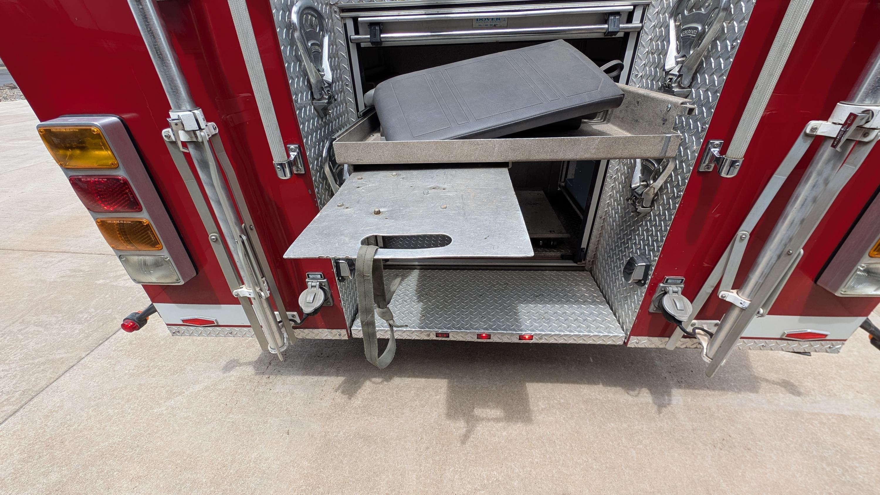 2000 Pierce Saber Pumper - image 29