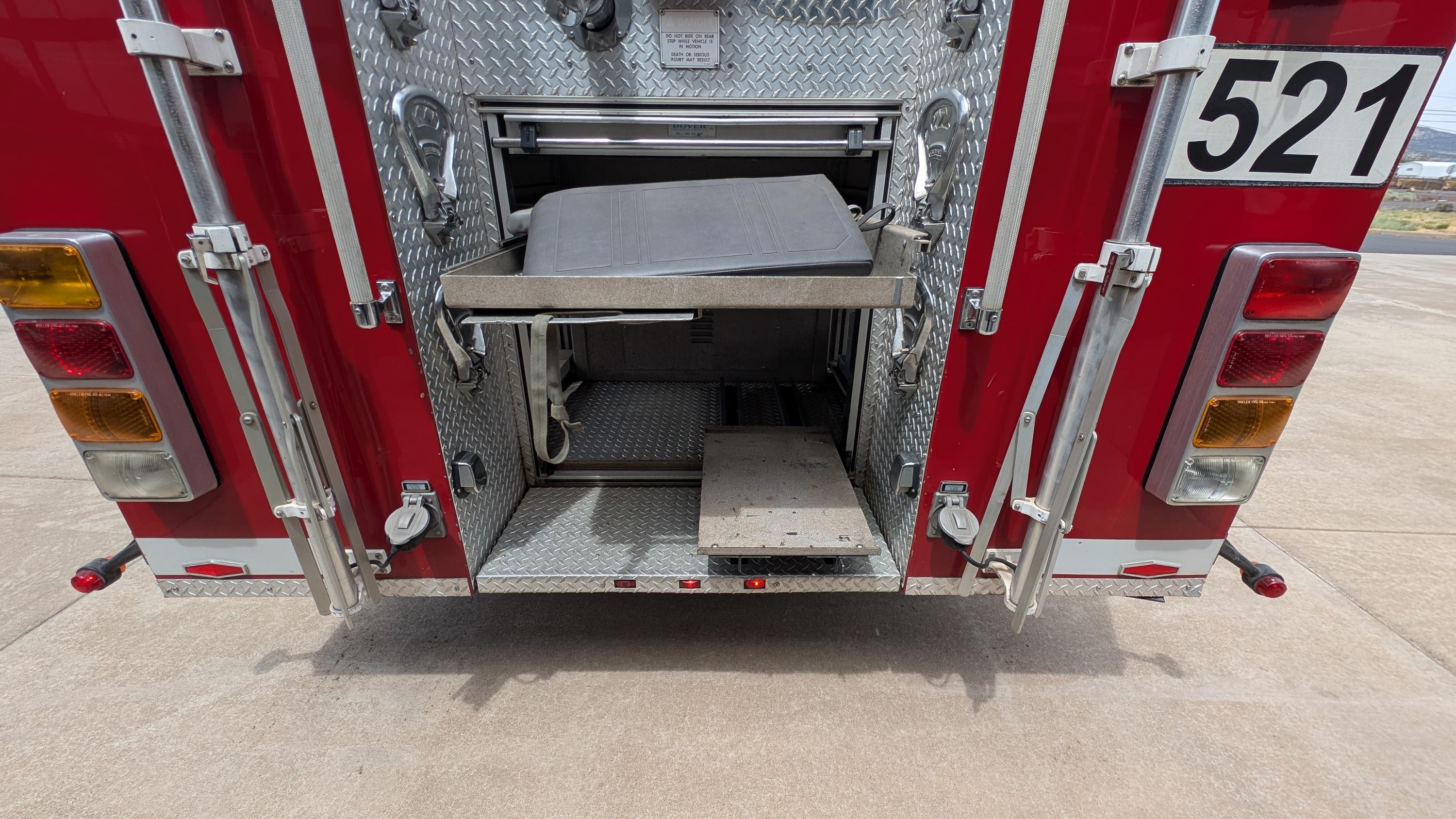 2000 Pierce Saber Pumper - image 28