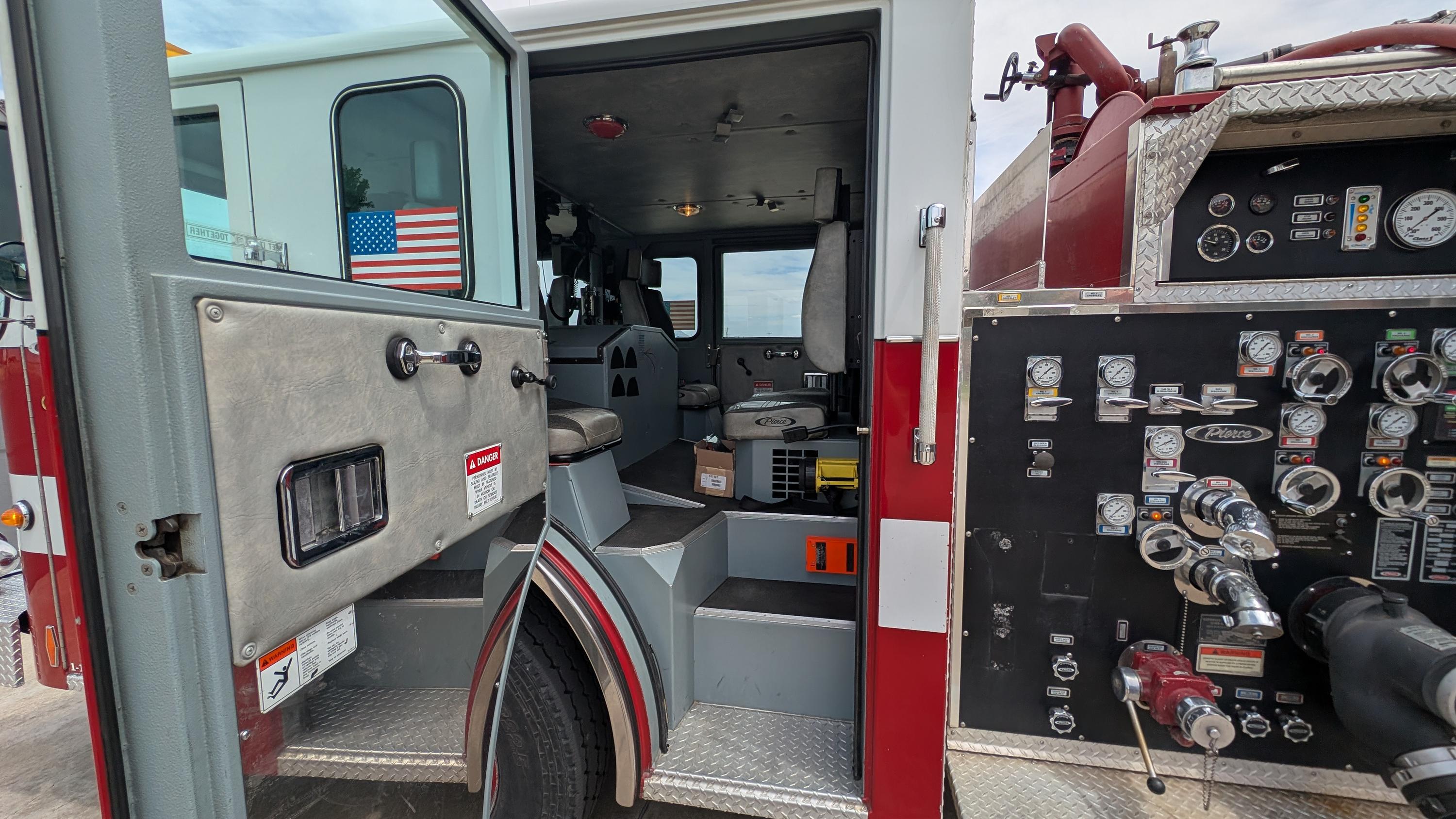 2000 Pierce Saber Pumper - image 43
