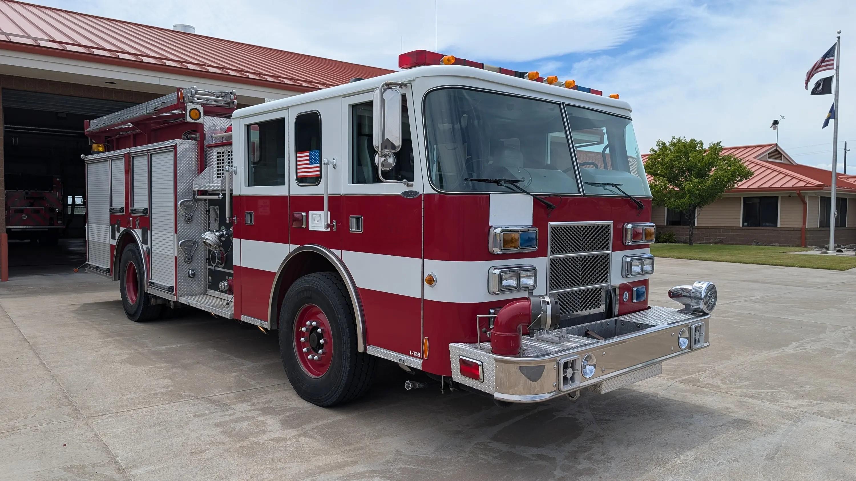 2000 Pierce Saber Pumper - image 1