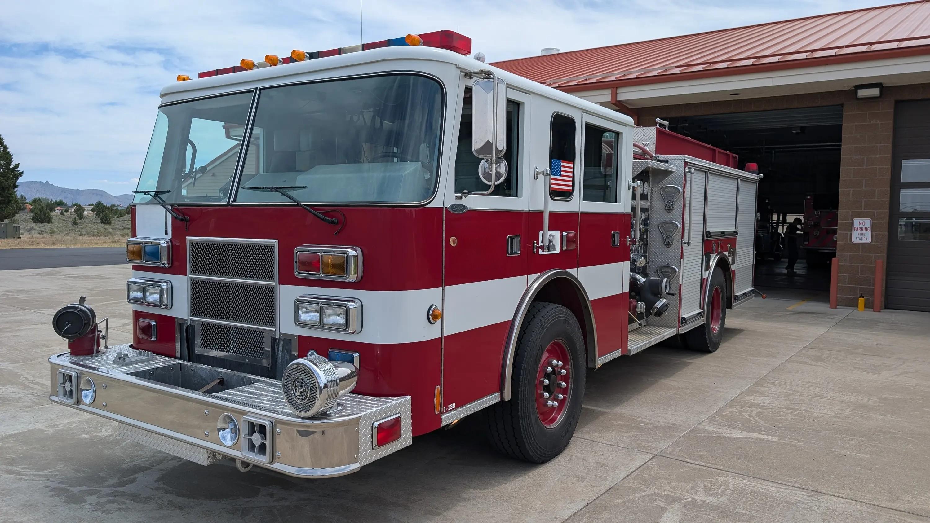 2000 Pierce Saber Pumper - image 2