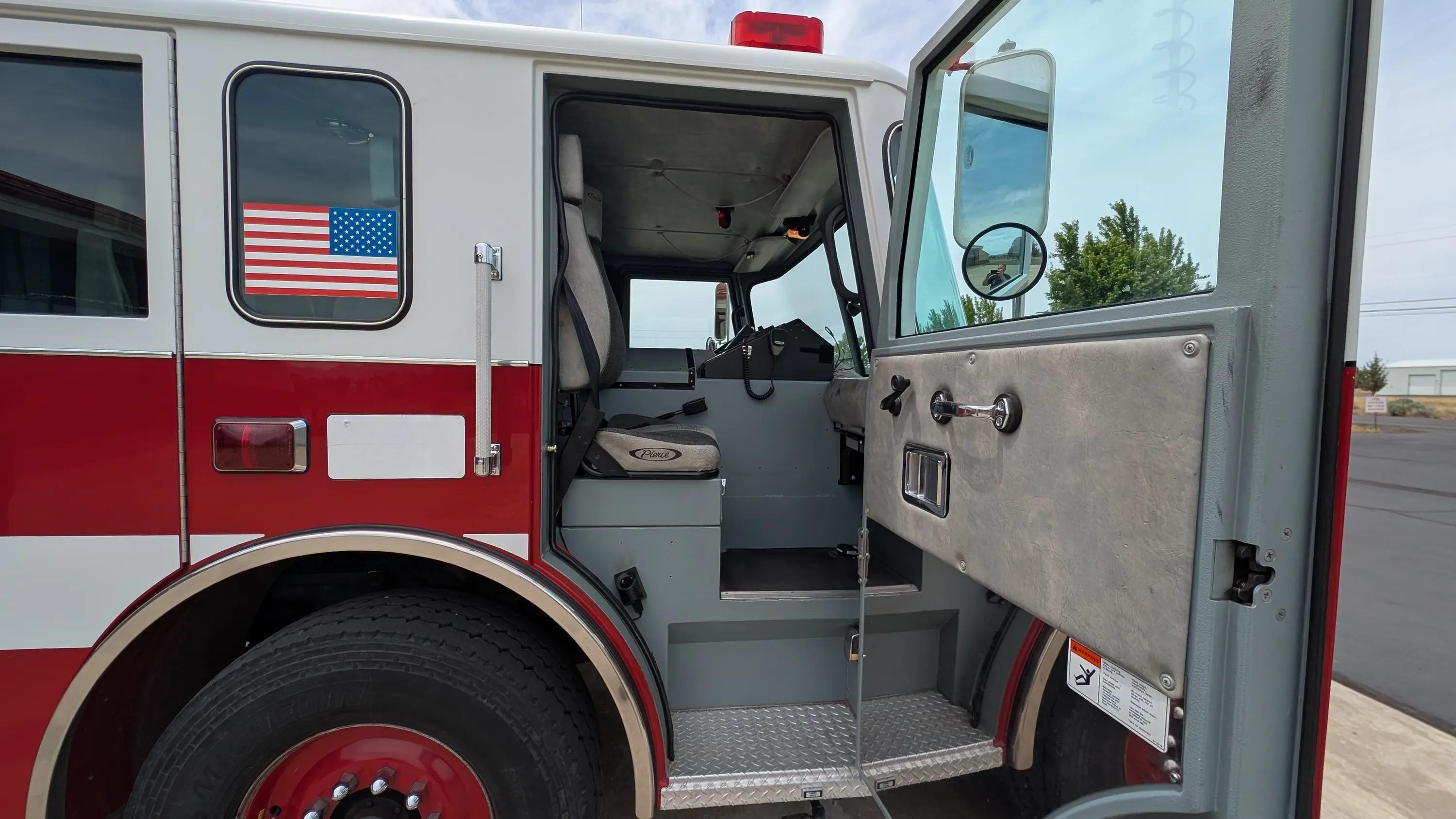 2000 Pierce Saber Pumper - image 17