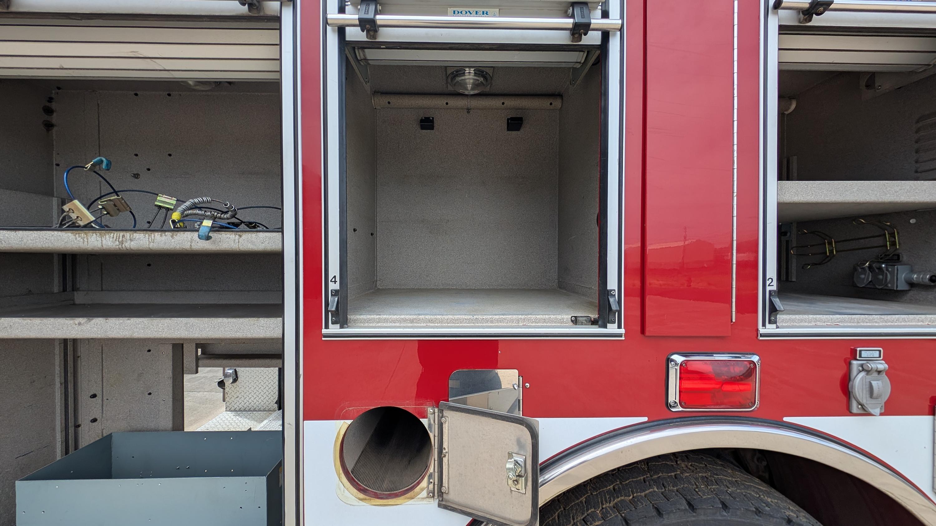 2000 Pierce Saber Pumper - image 26