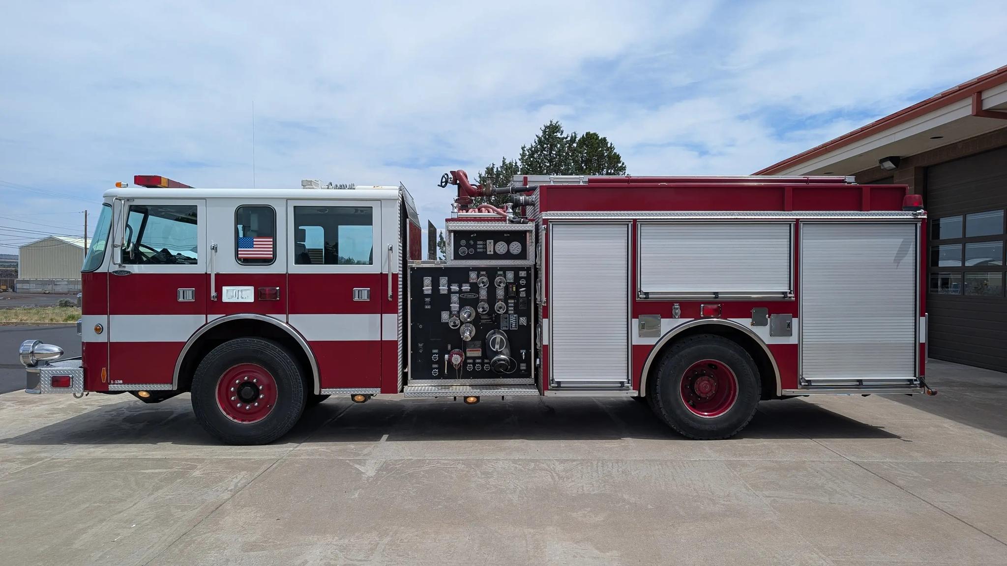 2000 Pierce Saber Pumper - image 3