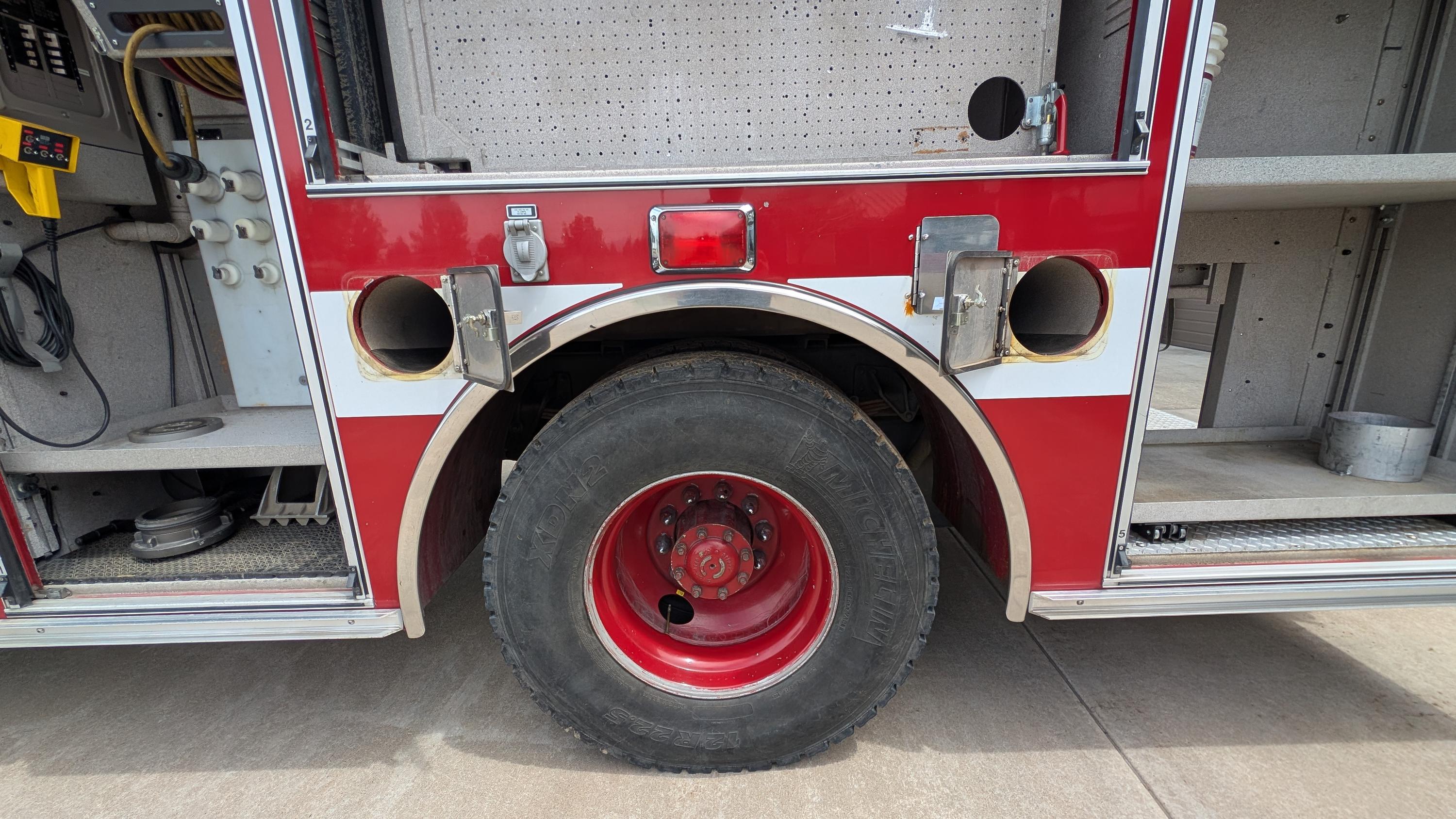 2000 Pierce Saber Pumper - image 33