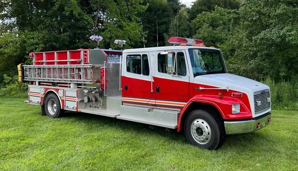 1995 FL70 Freightliner Engine - image 2