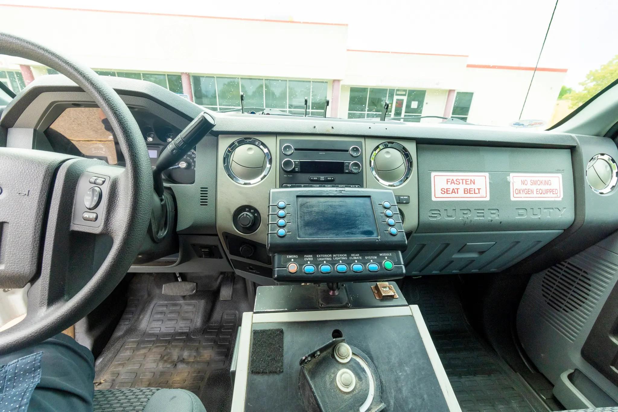 2014 Ford F-450 4x4 Type I - image 11
