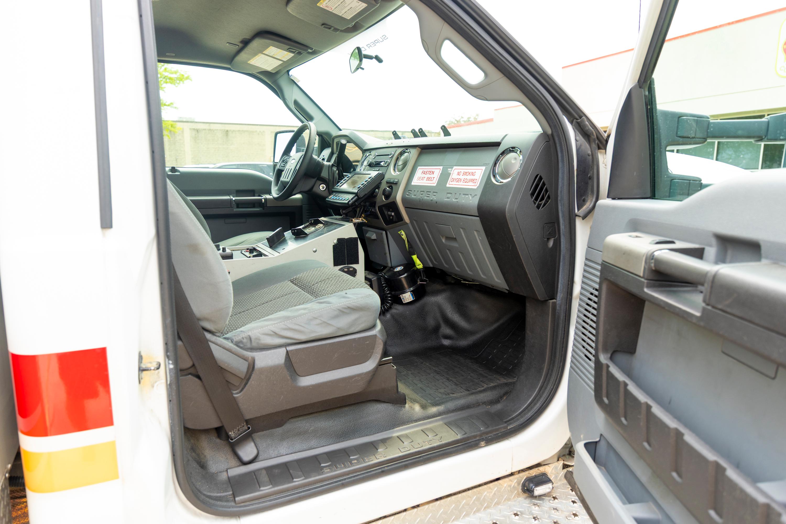 2014 Ford F-450 4x4 Type I - image 15