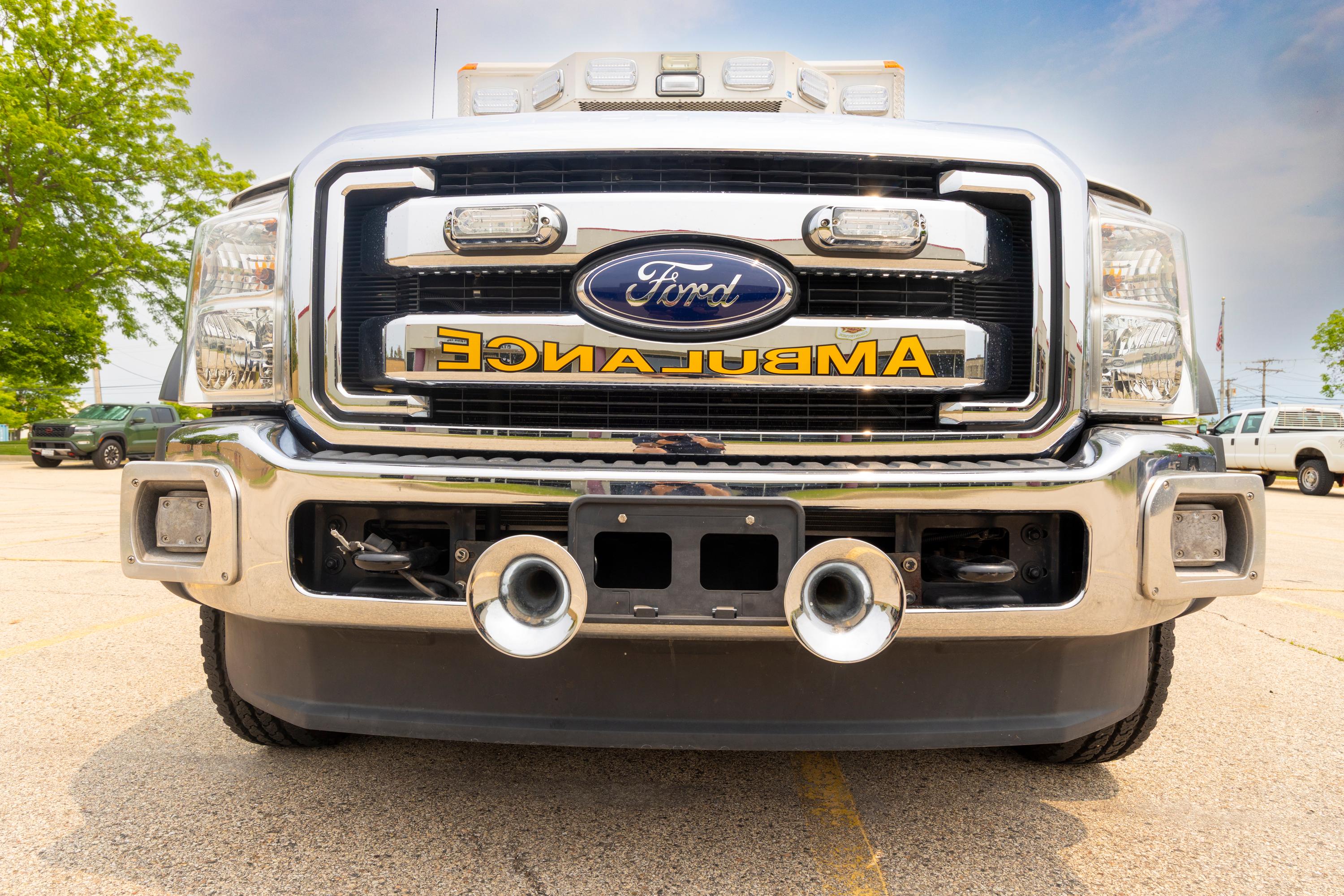 2014 Ford F-450 4x4 Type I - image 9