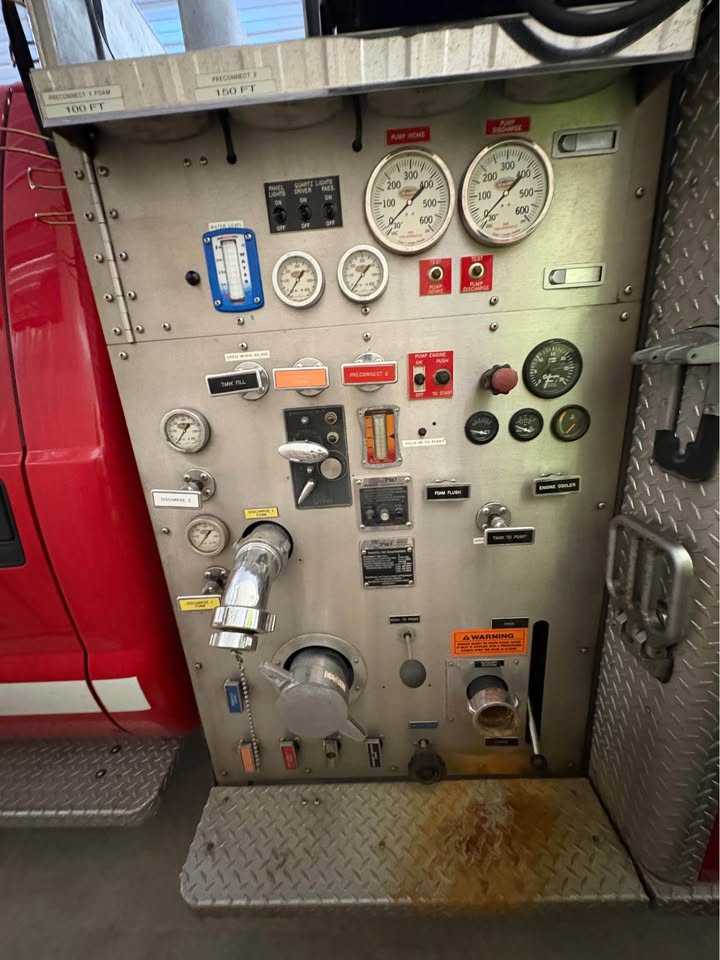 2003 KME Ford 4x4 Mini Pumper — photo 7