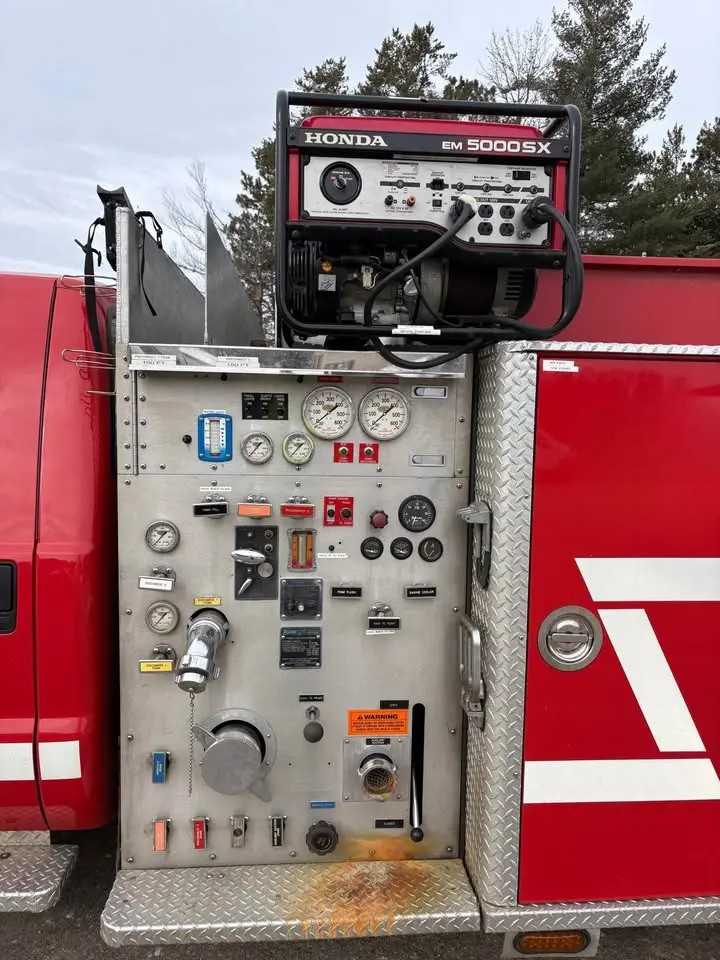 2003 KME Ford 4x4 Mini Pumper — photo 5