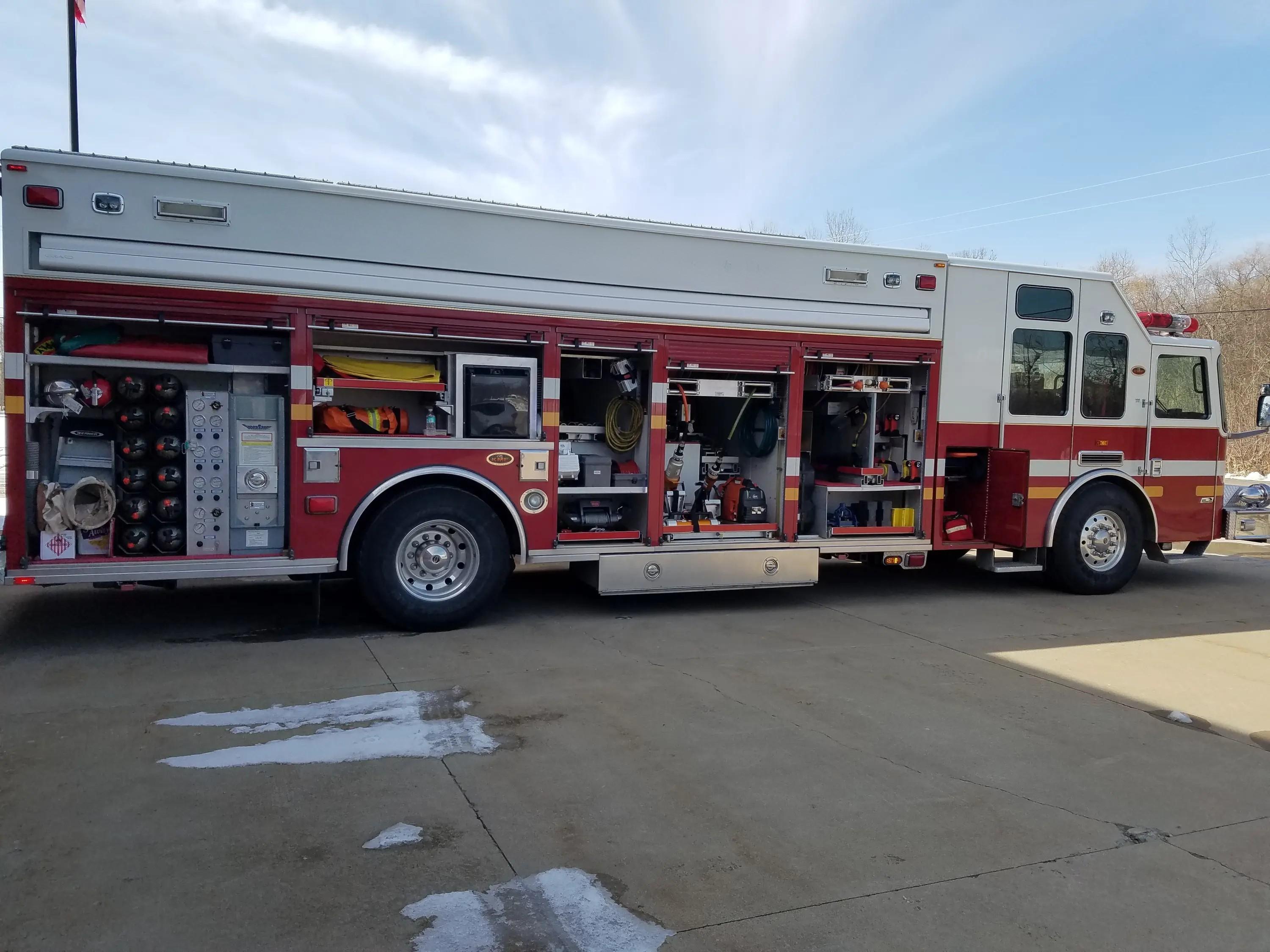 2008 KME Predator Heavy Rescue - image 2